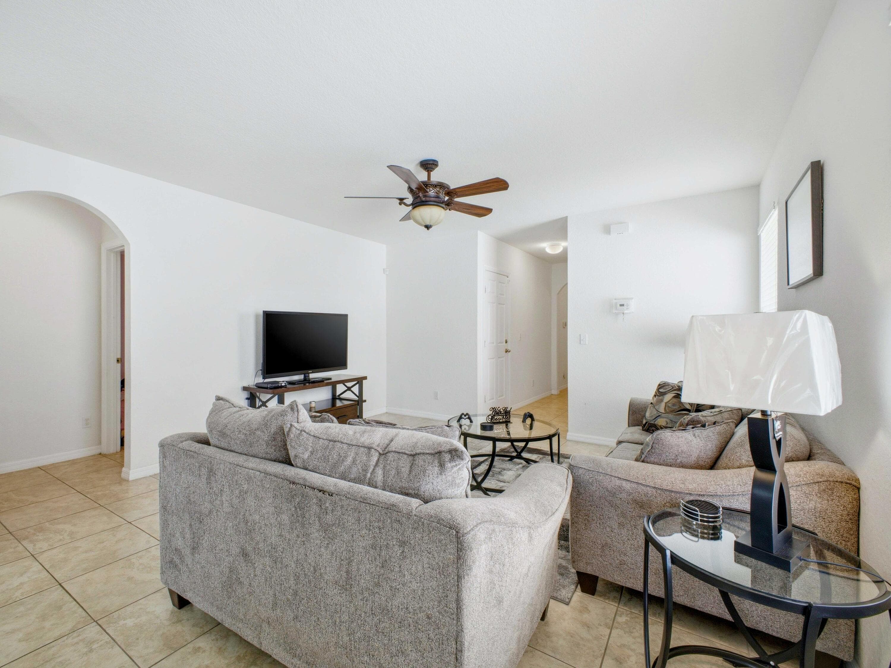 113 SE 3rd Avenue, Boynton Beach, FL 33435 — photo 4 of 27