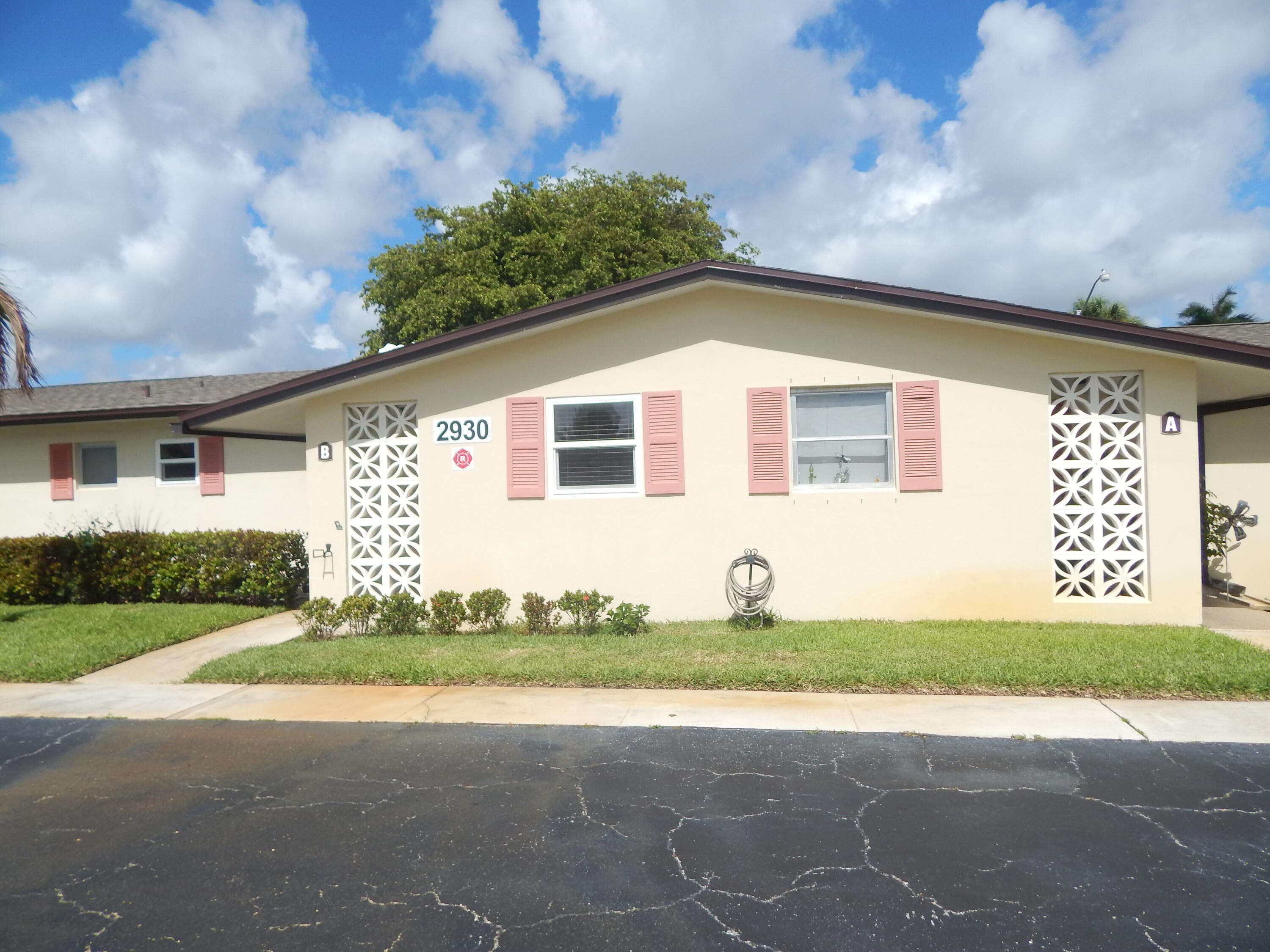 2930 E Ashley Dr Drive E B, West Palm Beach, FL 33415 — photo