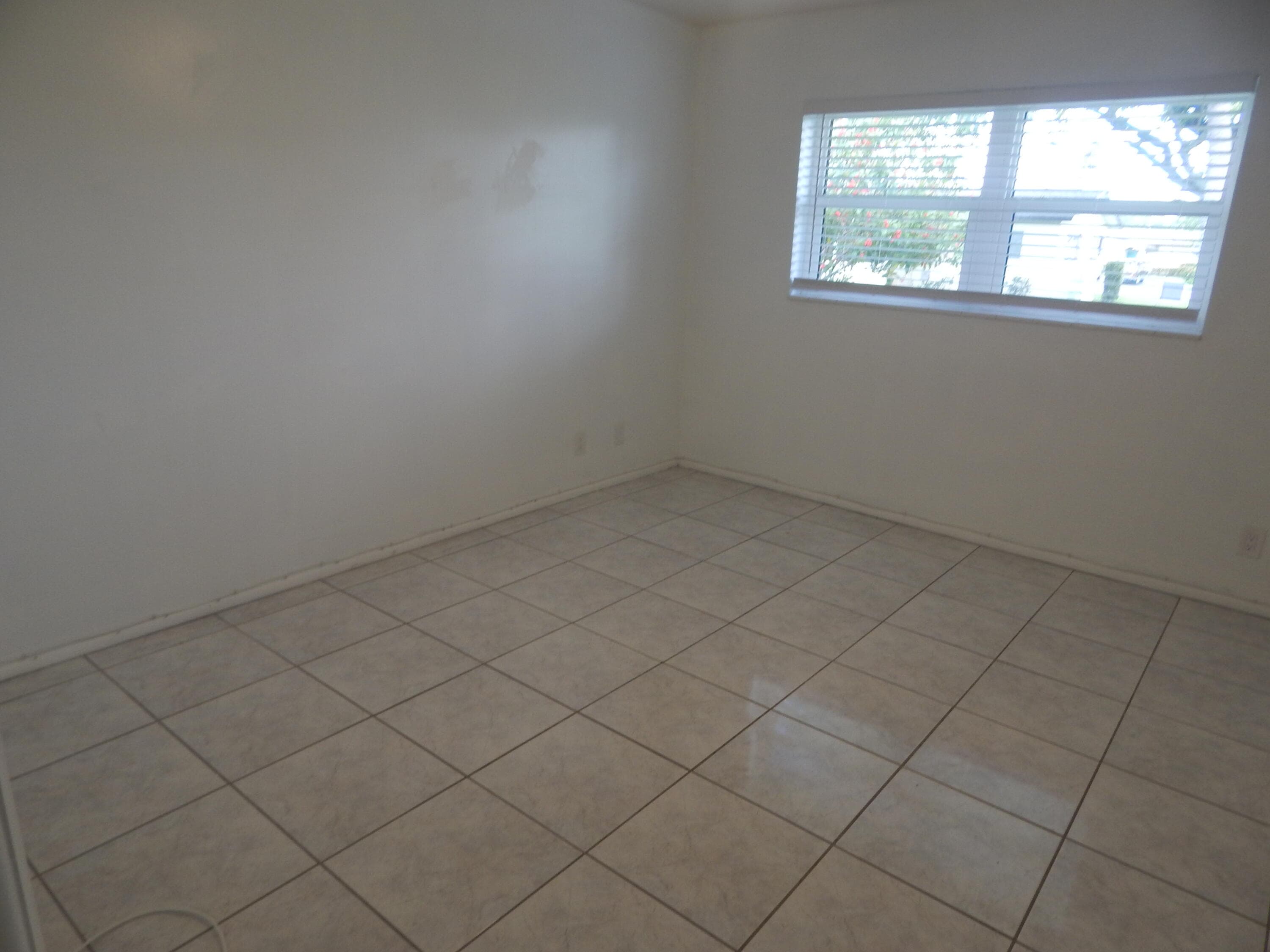 2930 E Ashley Dr Drive E B, West Palm Beach, FL 33415 — photo 9 of 17