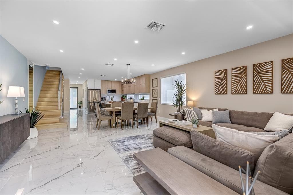 811 SW 10th Terrace, Fort Lauderdale, FL 33315 — photo 16 of 41