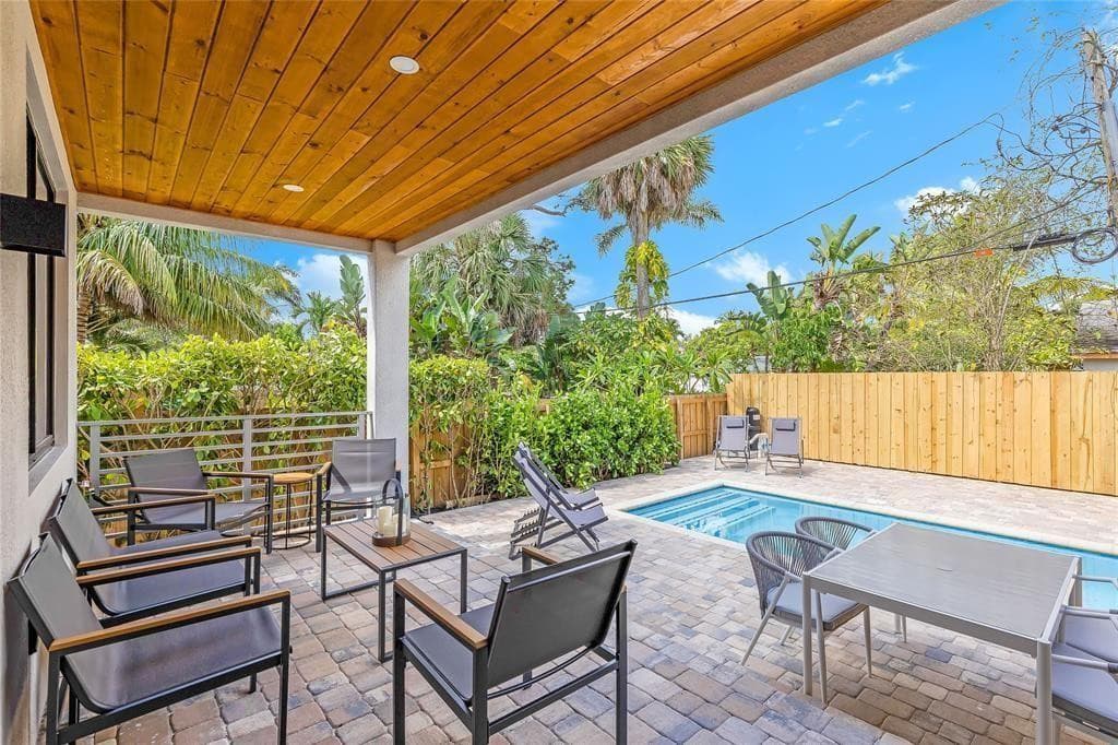 811 SW 10th Terrace, Fort Lauderdale, FL 33315 — photo 17 of 41