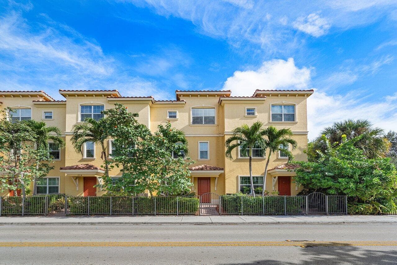 224 S Federal Highway 4, Lake Worth Beach, FL 33460 — photo 2 of 29