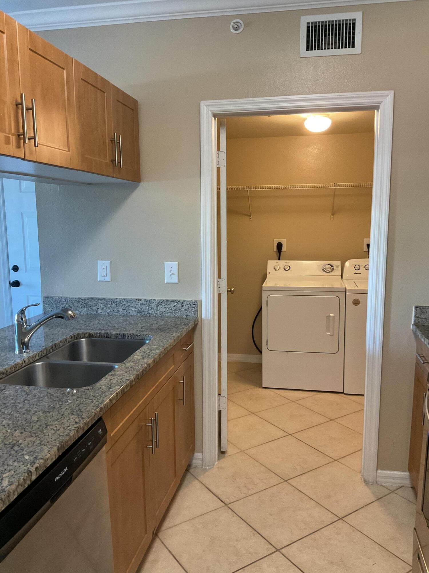 6410 Emerald Dunes 202 Drive 202, West Palm Beach, FL 33411 — photo 2 of 15