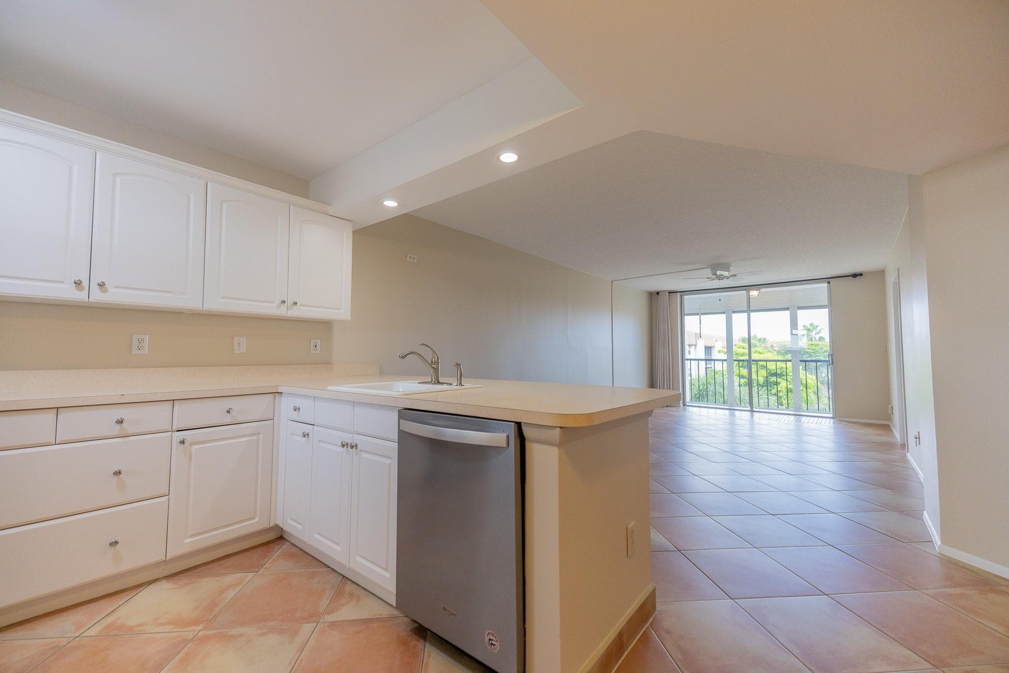 5300 NE 24th Terrace 534c, Fort Lauderdale, FL 33308 — photo 4 of 27