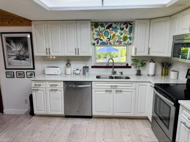 709 Savannah Street, Fort Pierce, FL 34982 — photo 13 of 56