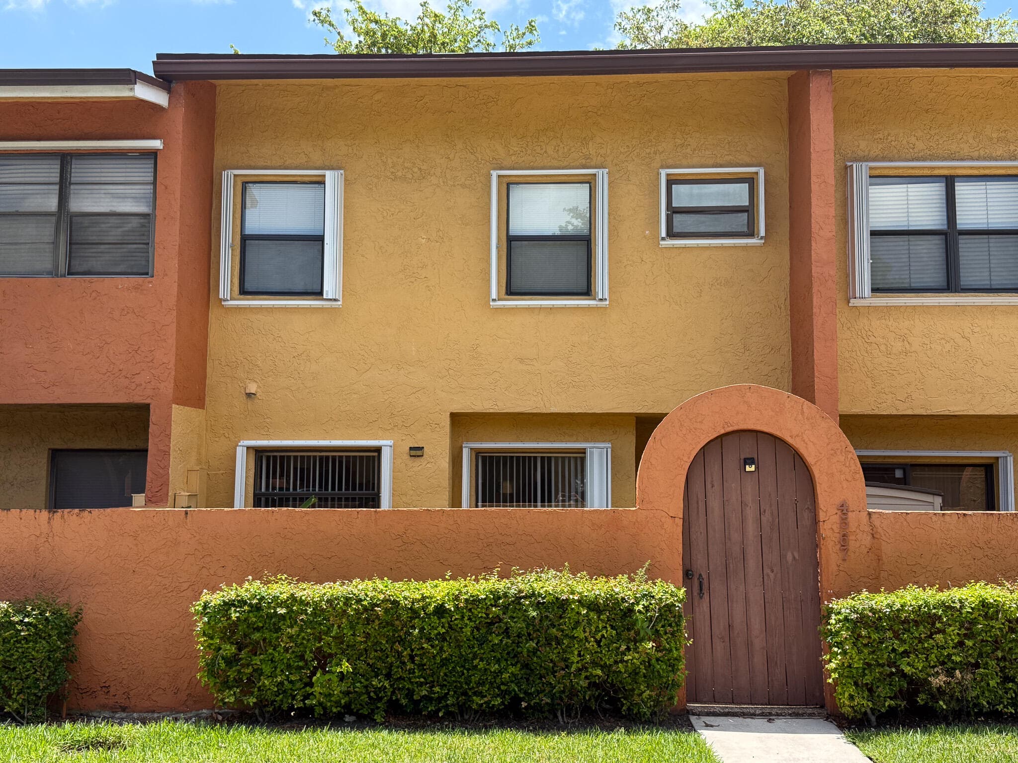 4567 NW 90th Avenue, Sunrise, FL 33351 — photo 2 of 27
