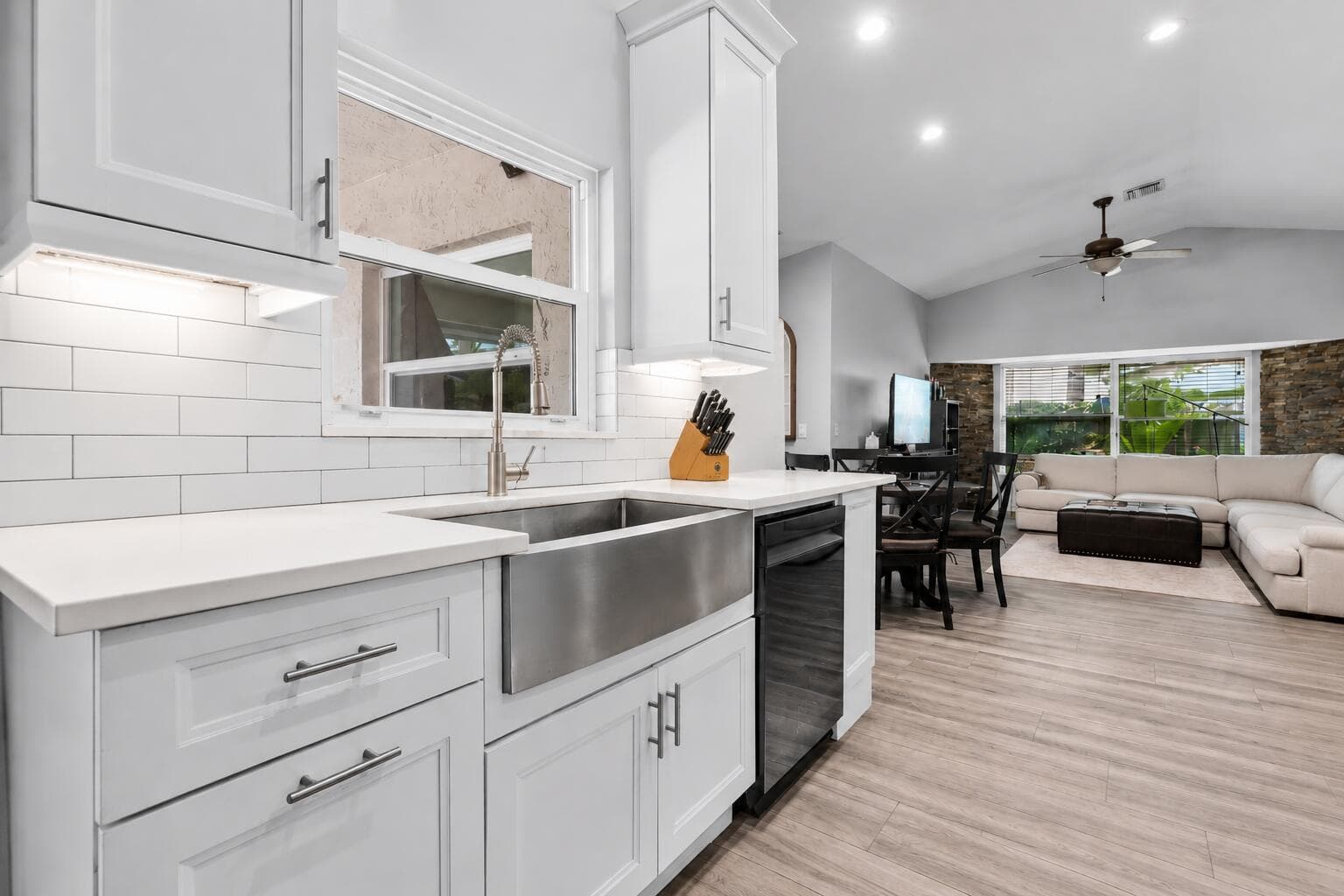 1570 Farmington Avenue, Wellington, FL 33414 — photo 8 of 37