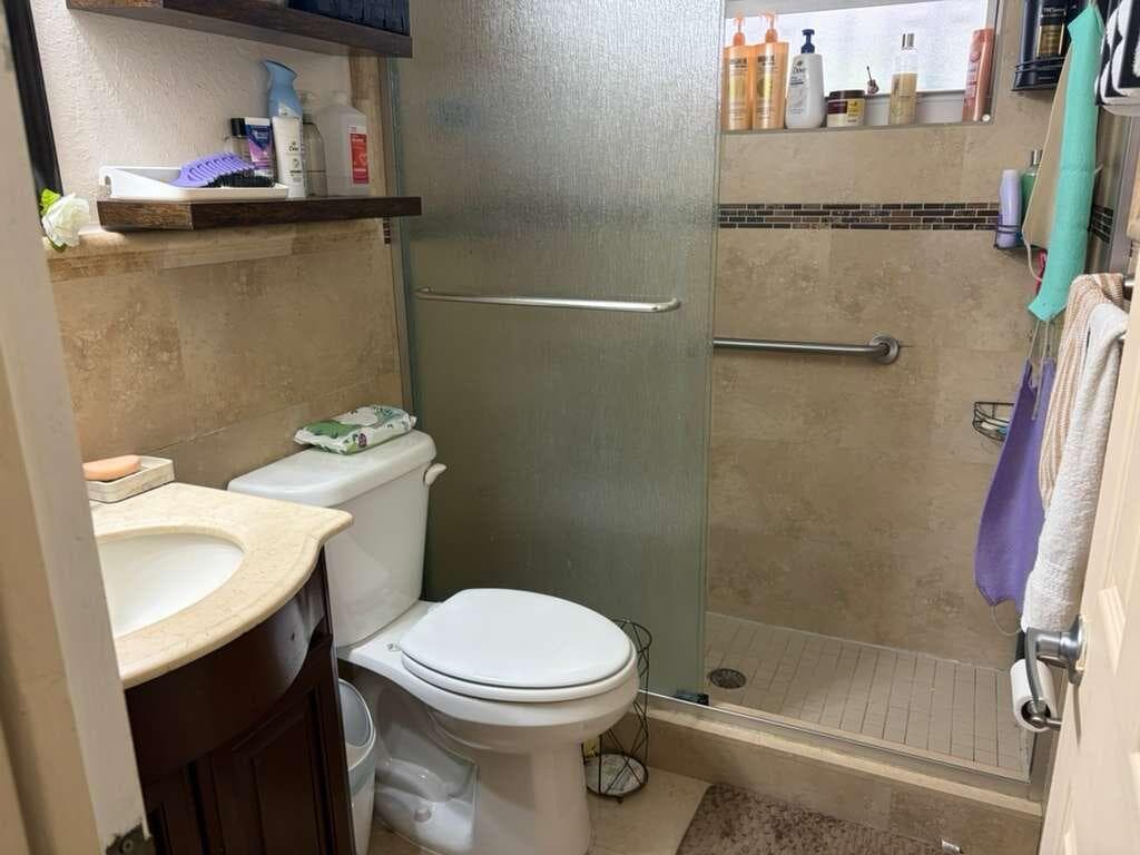 10501 NW 35th Place, Miami, FL 33147 — photo 10 of 17
