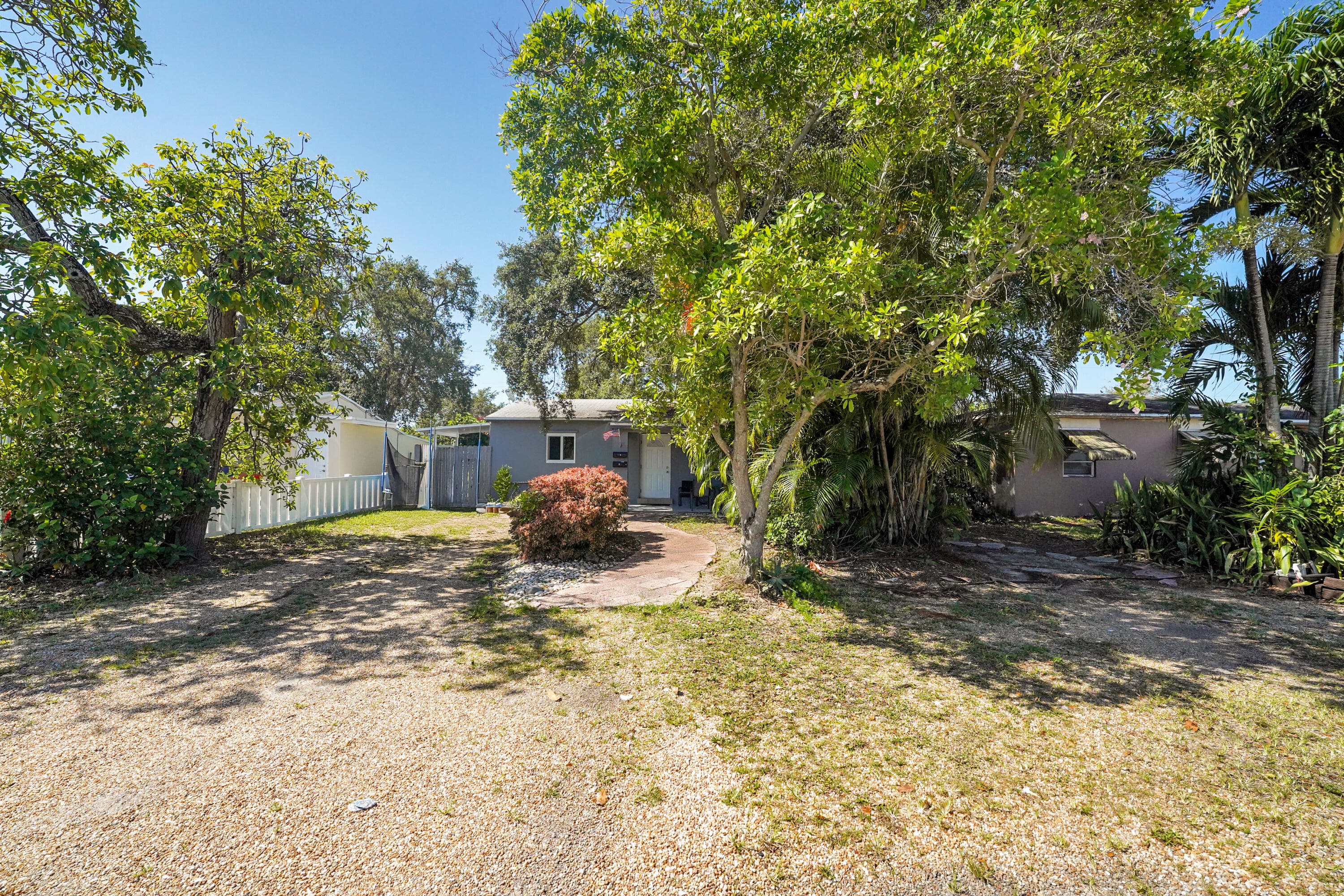 2620 Harding Street, Hollywood, FL 33020 — photo 4 of 27
