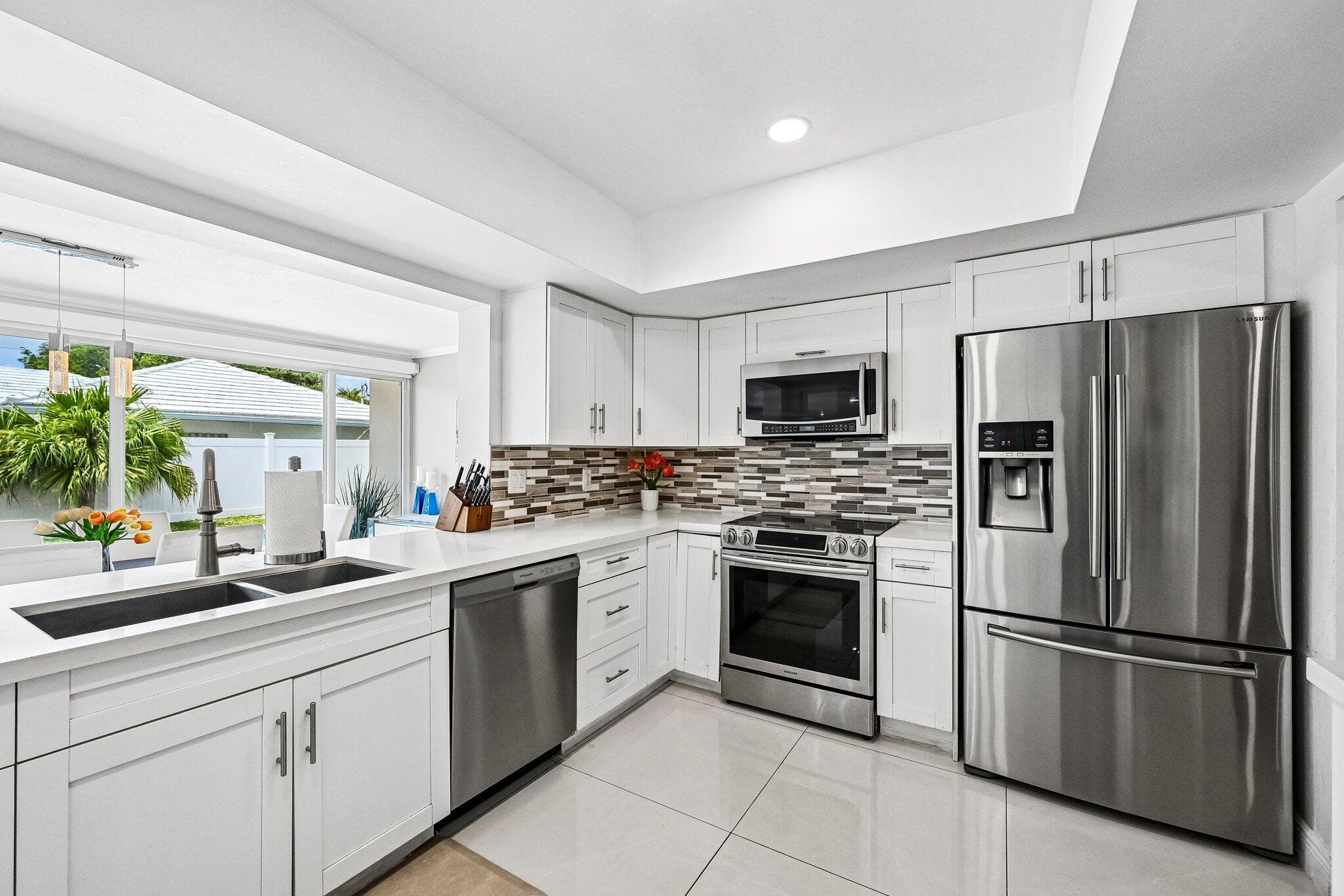 2940 NE 39th Court, Lighthouse Point, FL 33064 — photo 11 of 42