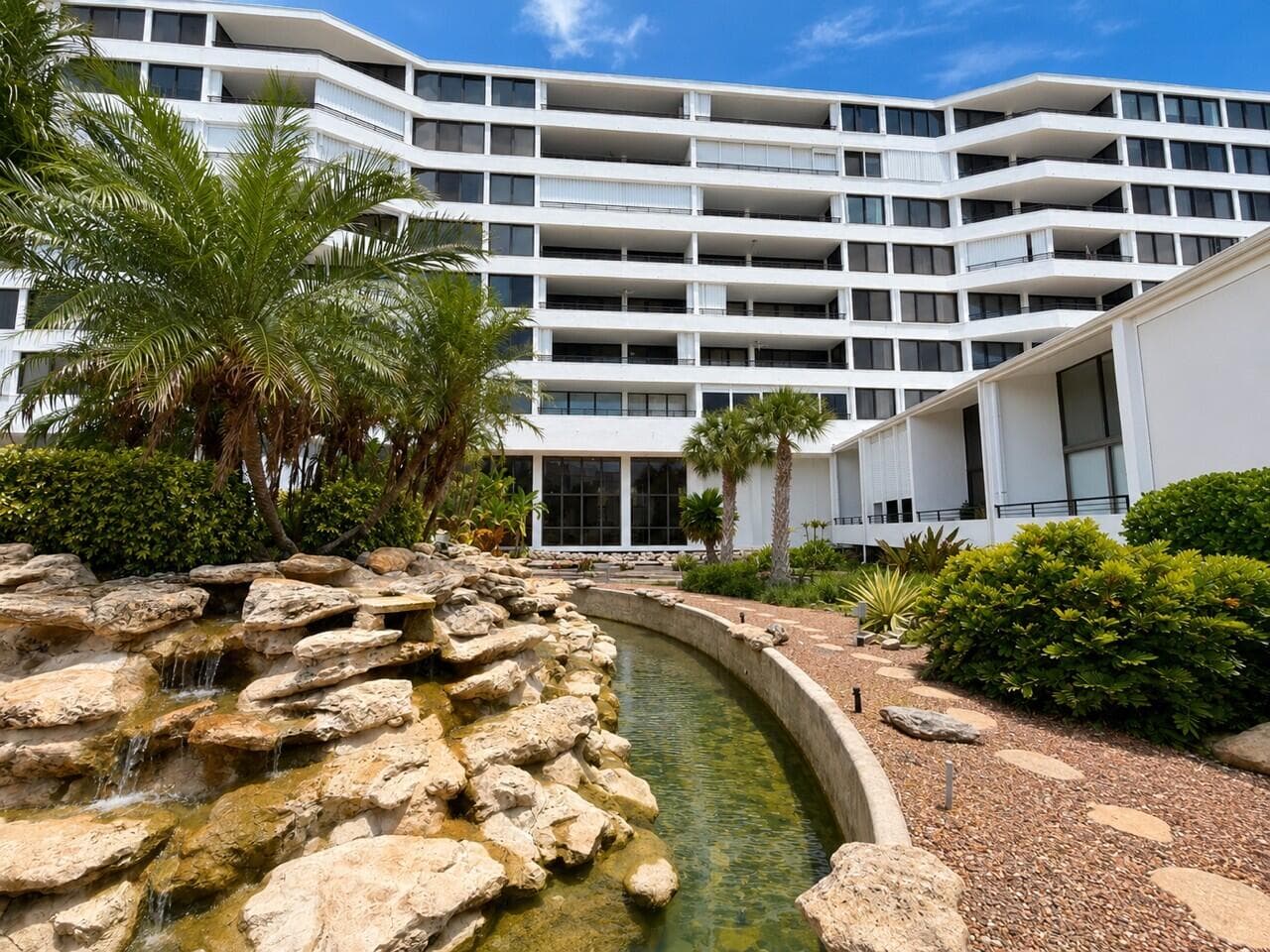 3589 S Ocean Boulevard 404, South Palm Beach, FL 33480 — photo