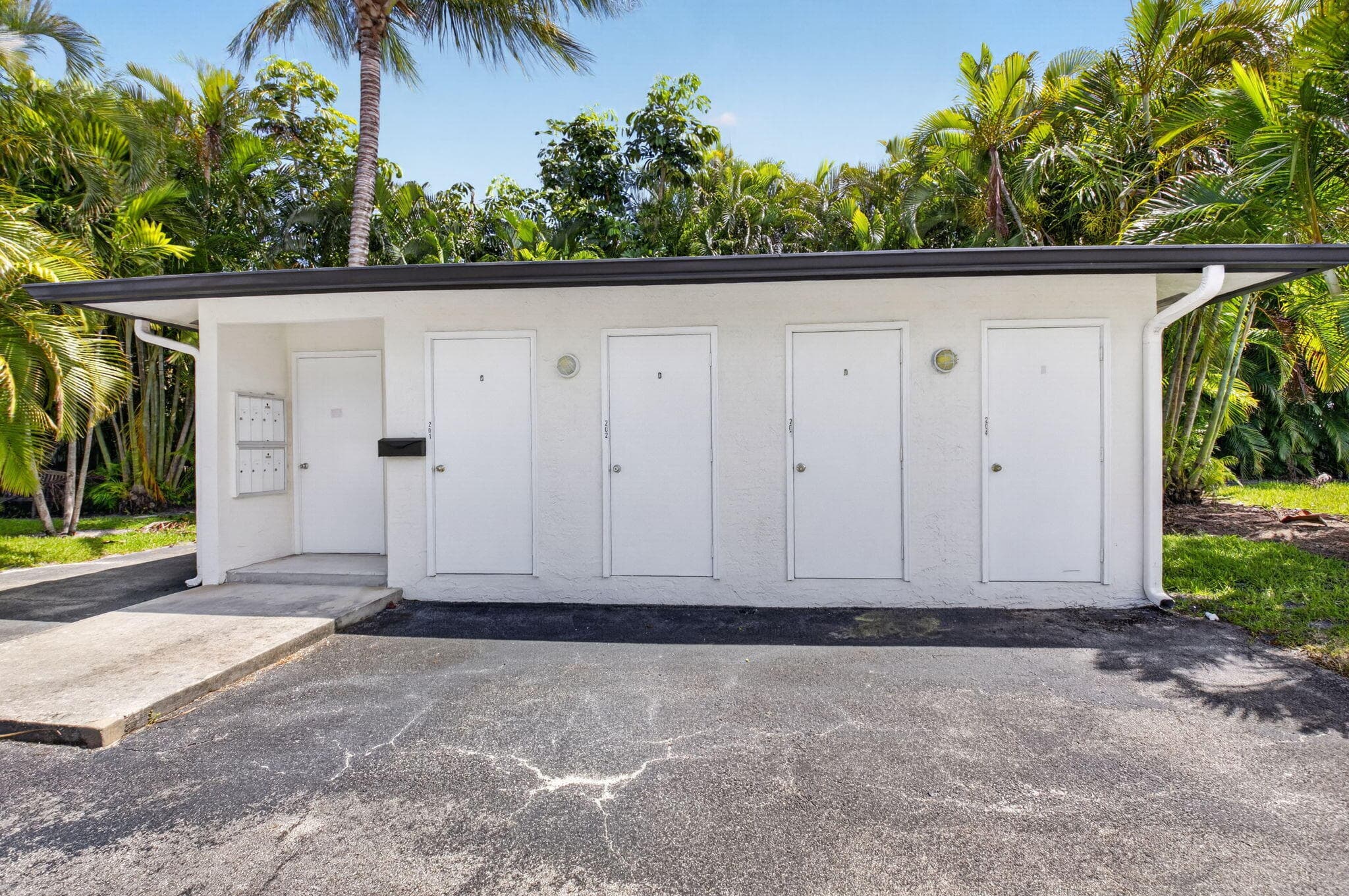 551 Greensward Lane 204-d, Delray Beach, FL 33445 — photo 20 of 33