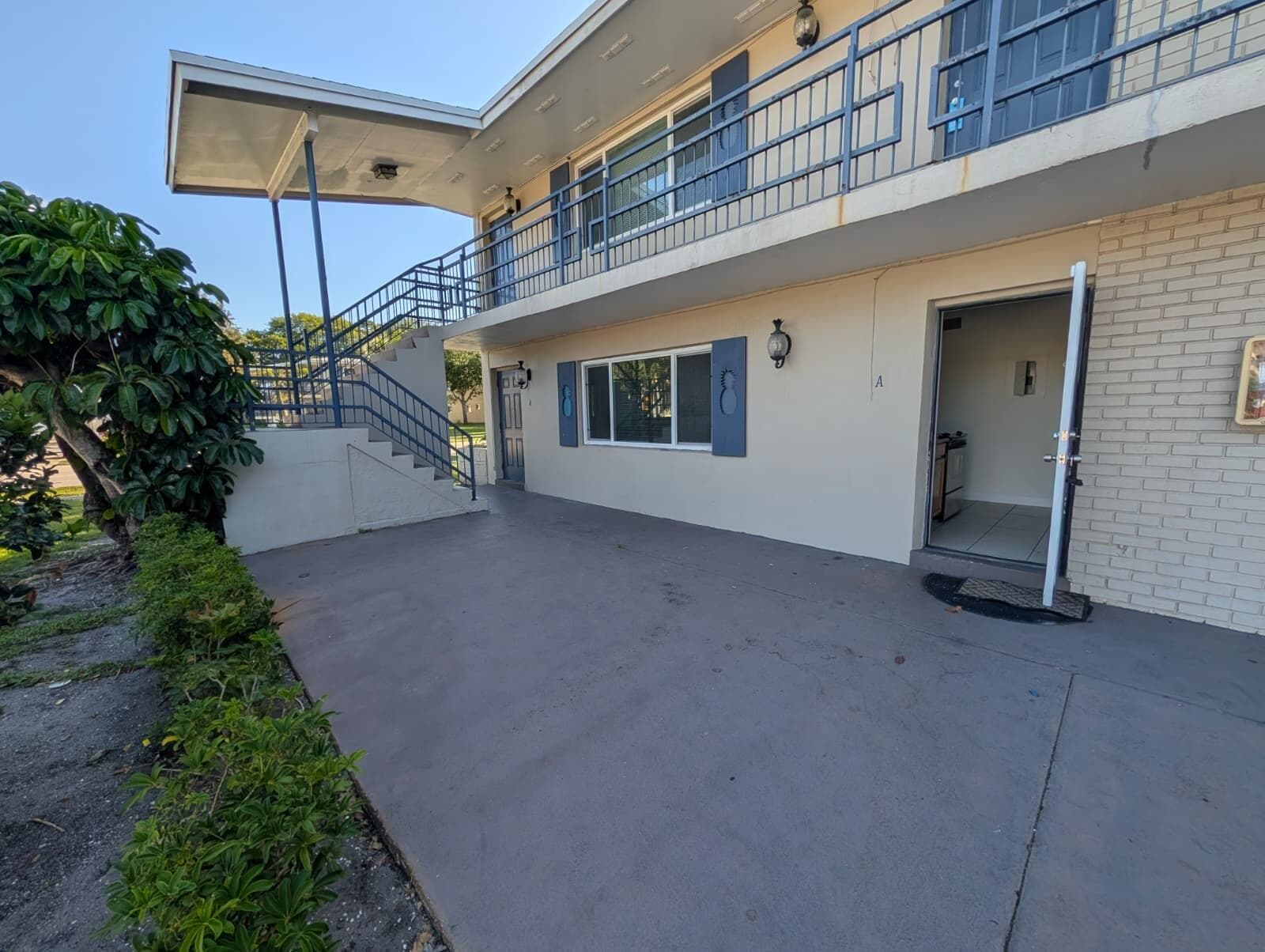 817 Lighthouse Drive Apt A, North Palm Beach, FL 33410 — photo 2 of 24