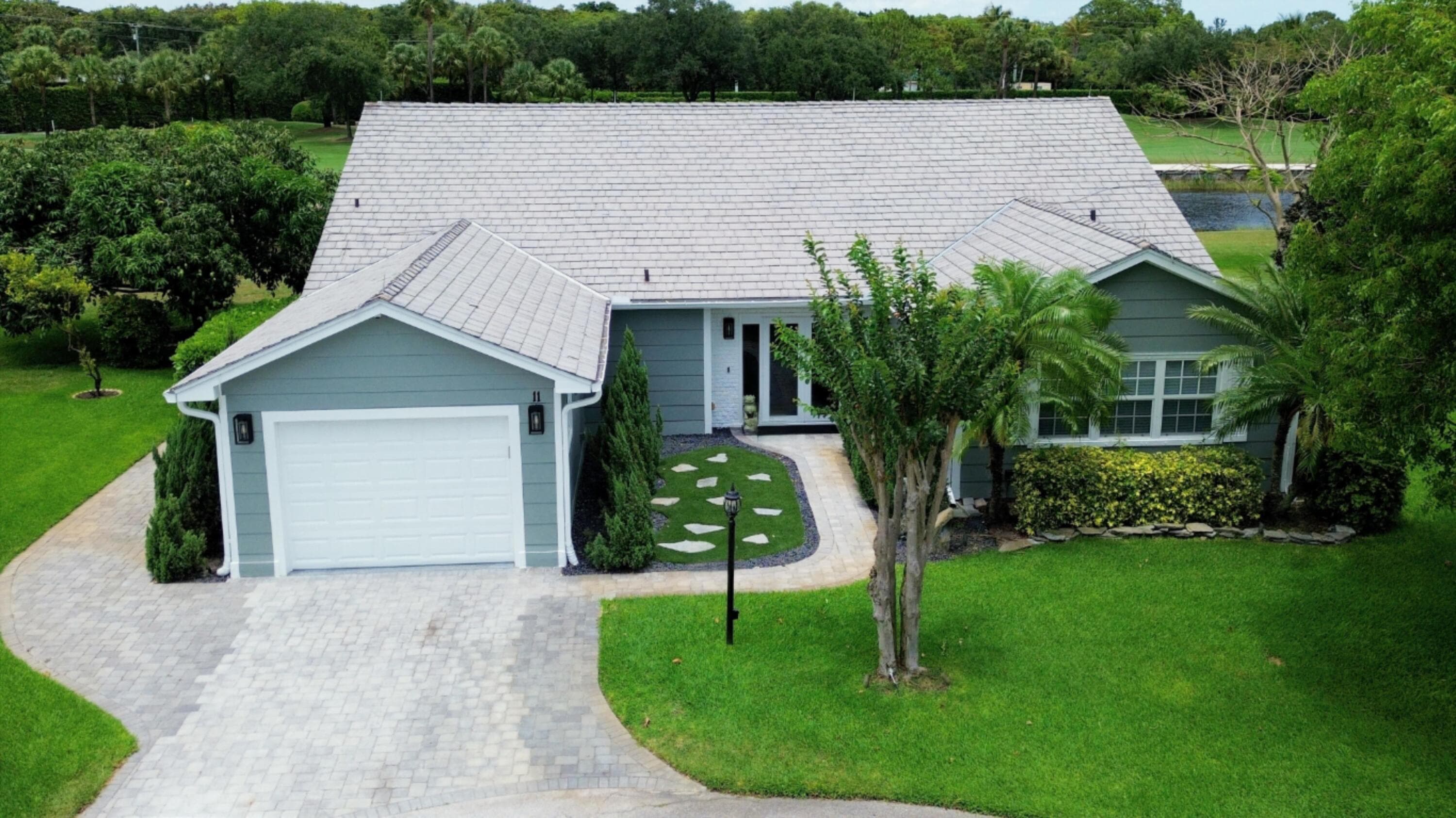 11 Holly Drive, Boynton Beach, FL 33436 — photo 3 of 36