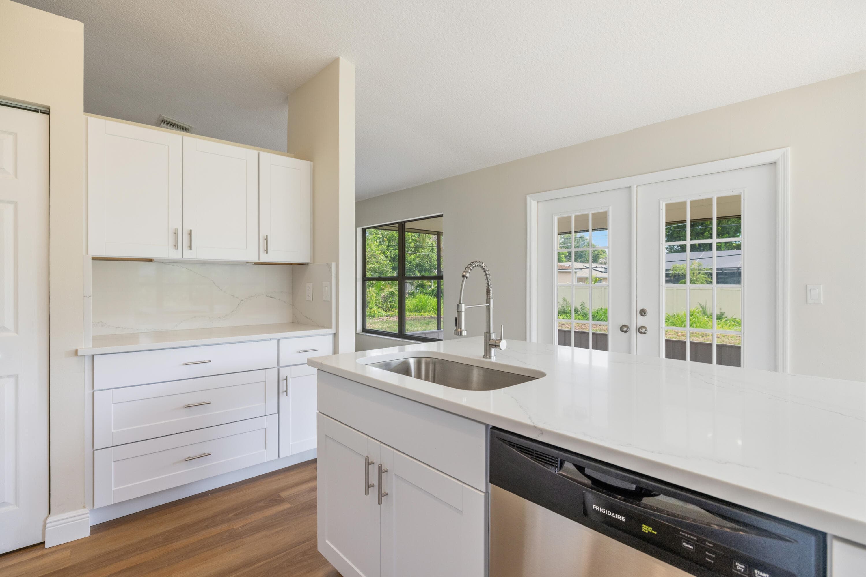 186 24th Avenue, Vero Beach, FL 32962 — photo 9 of 44