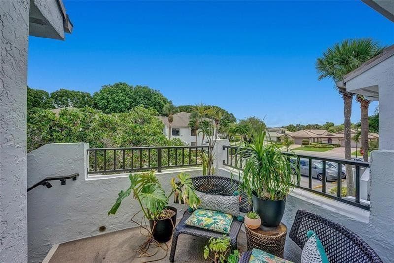 7533 Glendevon Lane 907, Delray Beach, FL 33446 — photo 4 of 36