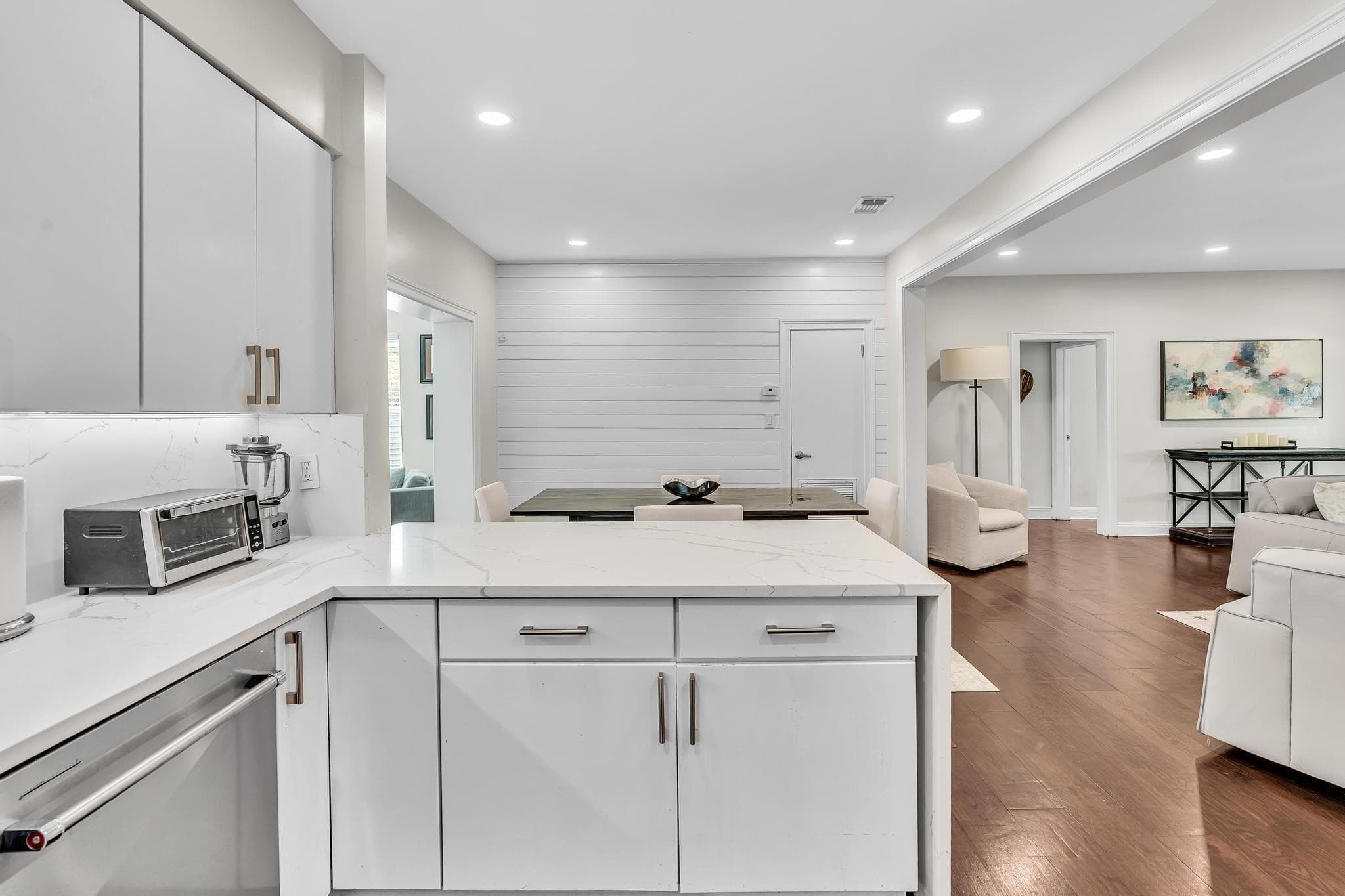 746 NE 16th Terrace, Fort Lauderdale, FL 33304 — photo 17 of 33