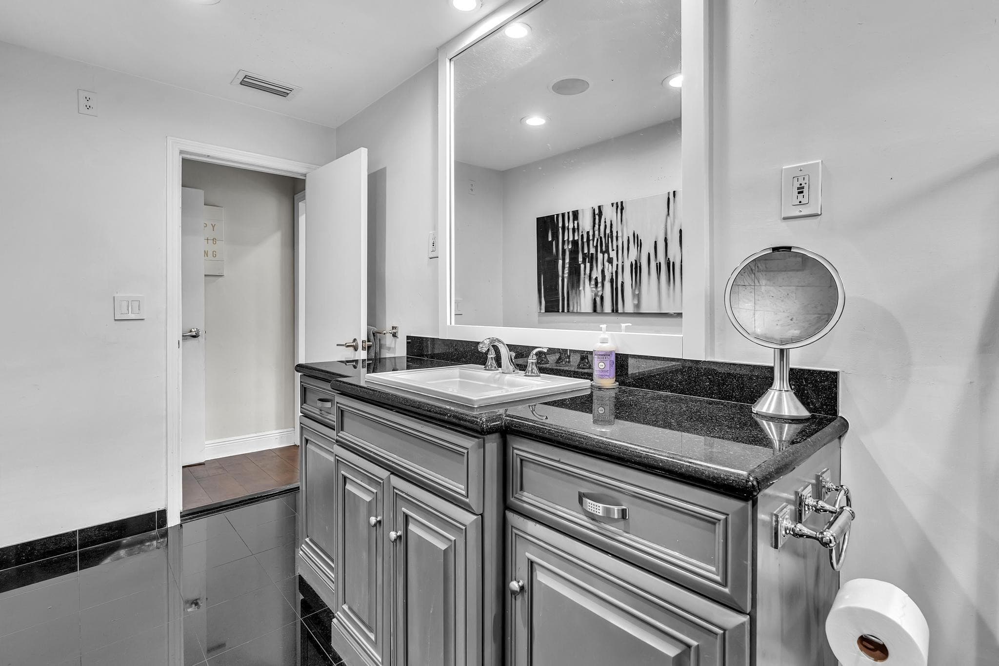 746 NE 16th Terrace, Fort Lauderdale, FL 33304 — photo 26 of 33