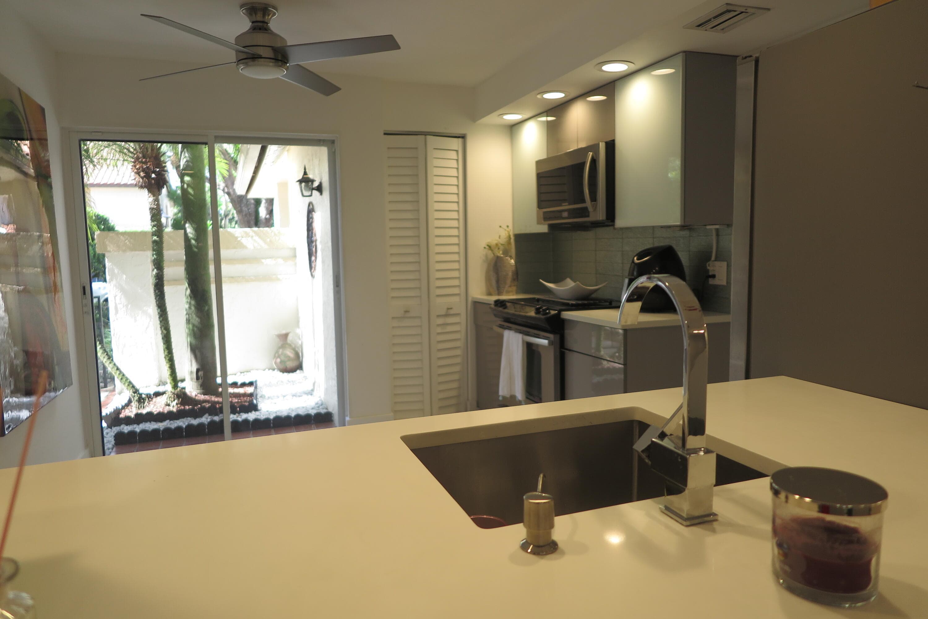 7875 La Mirada Drive, Boca Raton, FL 33433 — photo 11 of 31