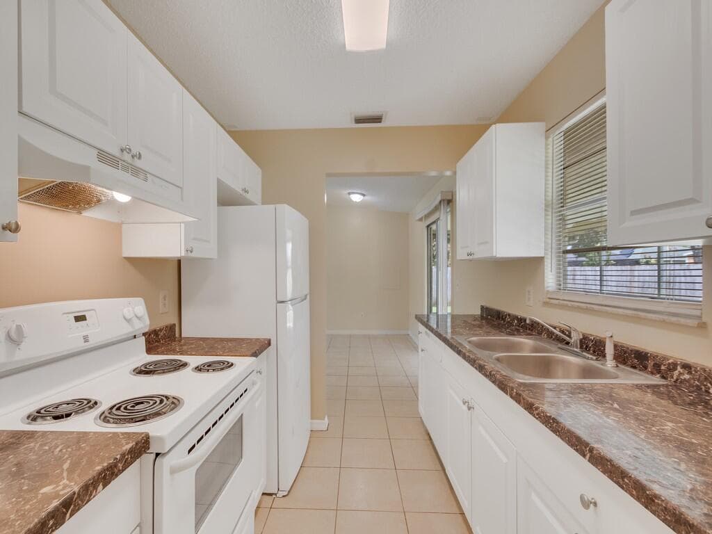 205 SW Voltair Terrace, Port St. Lucie, FL 34984 — photo 5 of 35