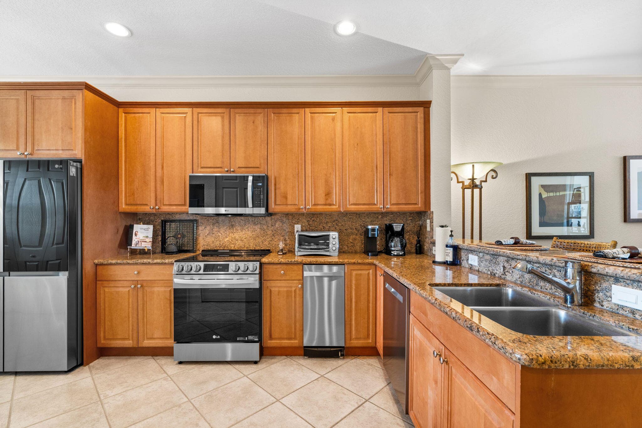 2720 NE 15th Street 303, Fort Lauderdale, FL 33304 — photo 11 of 34