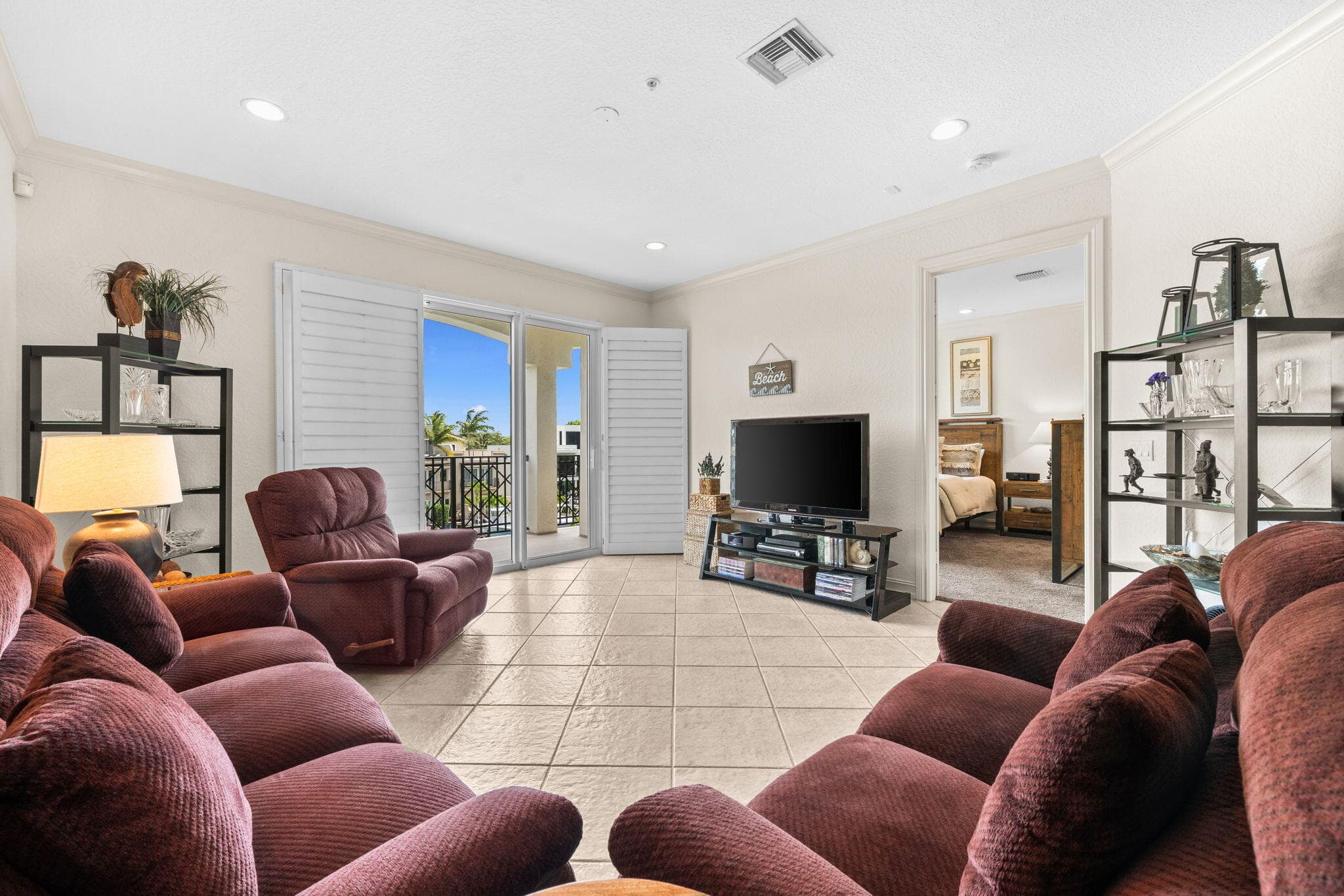 2720 NE 15th Street 303, Fort Lauderdale, FL 33304 — photo 4 of 34
