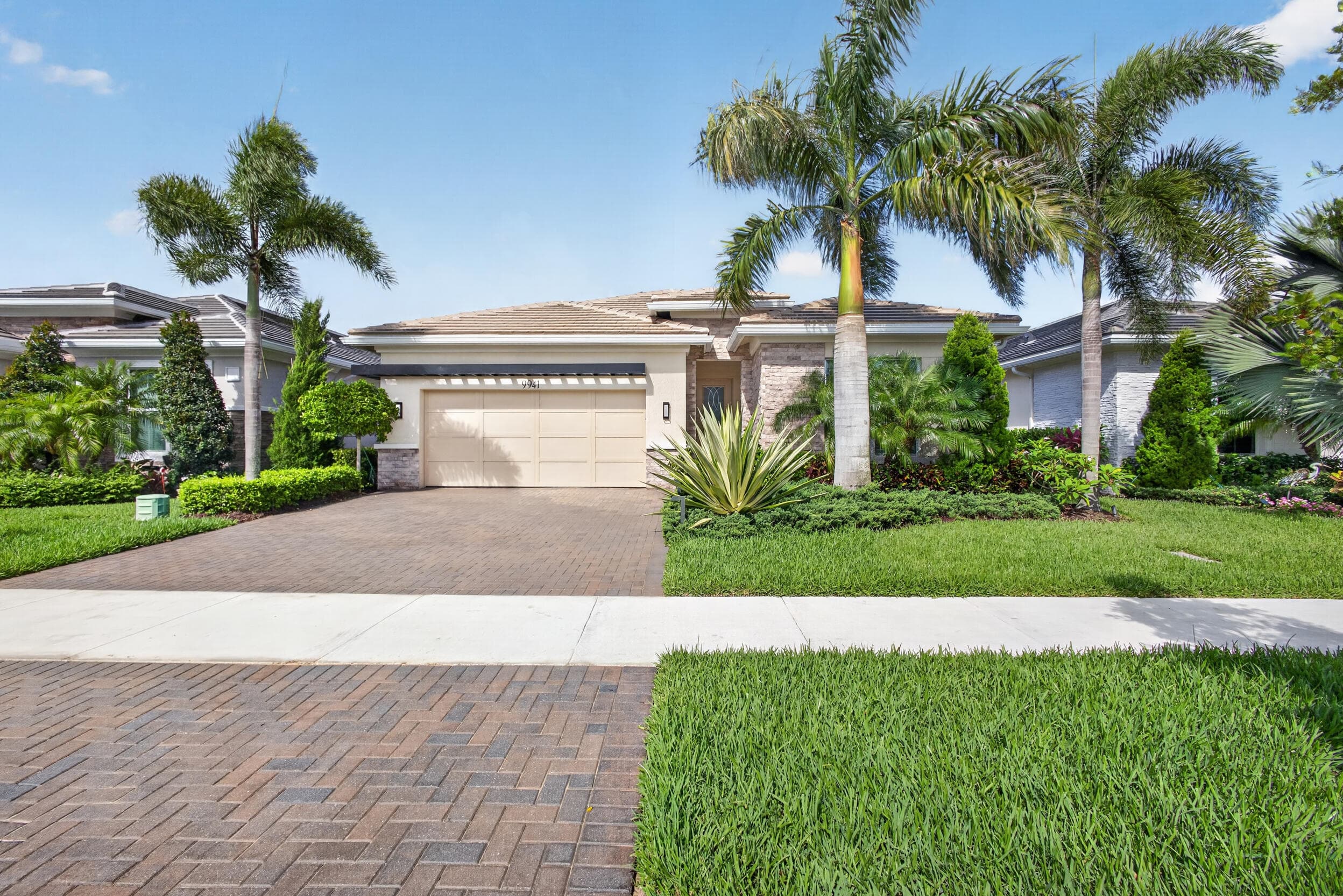 9941 Regency Way, Palm Beach Gardens, FL 33412 — photo 2 of 61