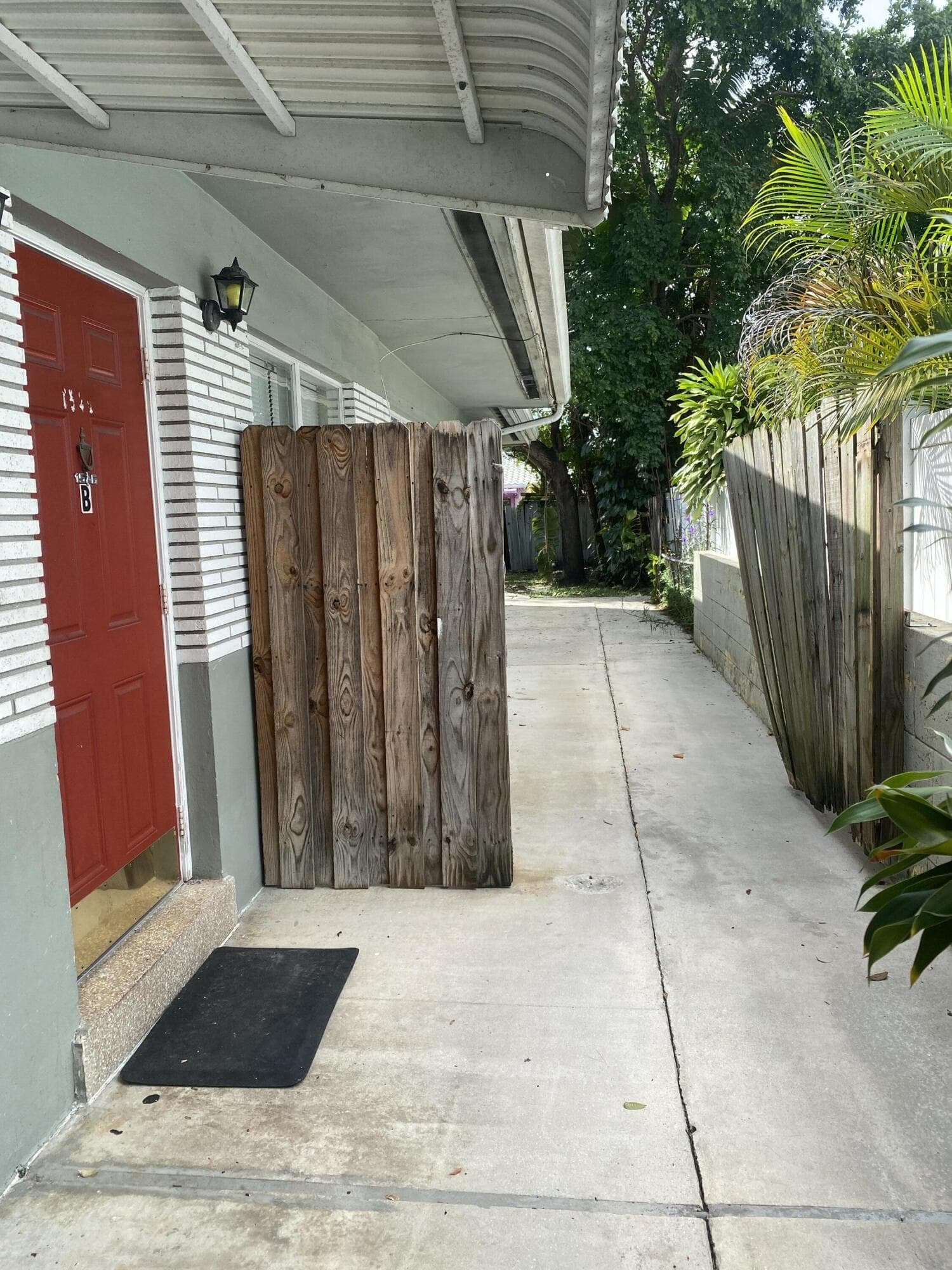 Apartment in Oakland Park — photo 23 of 35
