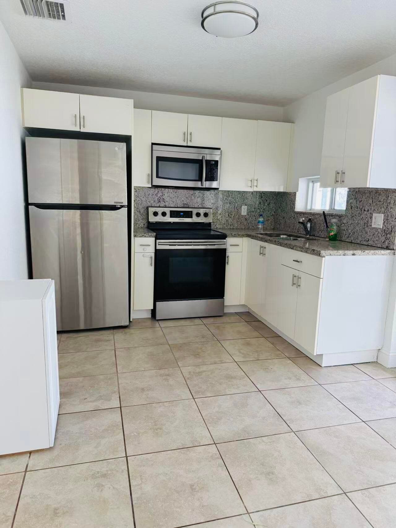 6250 SW 39th Street, Davie, FL 33314 — photo 8 of 16