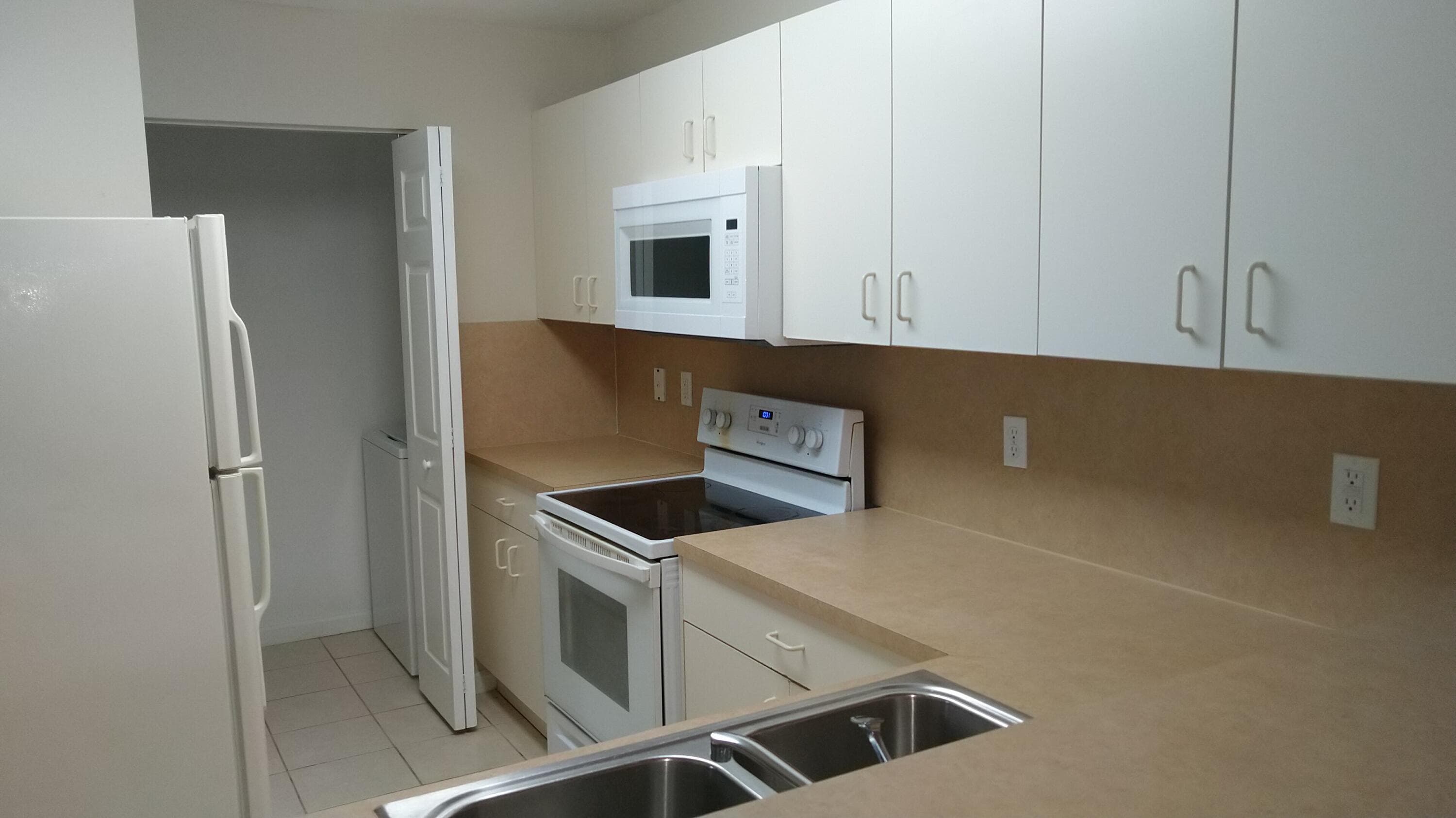 6549 Diamond Springs Terrace 2004, West Palm Beach, FL 33411 — photo 4 of 5