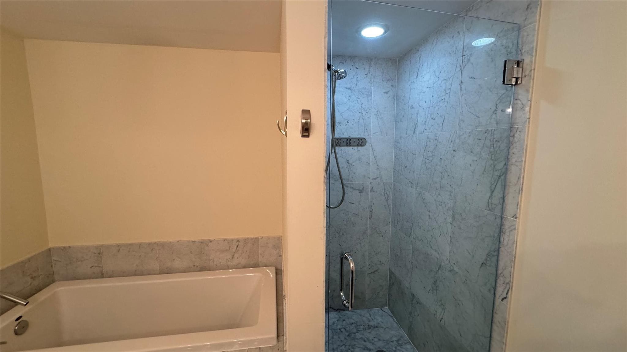 253 NE 2nd Street 3208, Miami, FL 33132 — photo 2 of 10