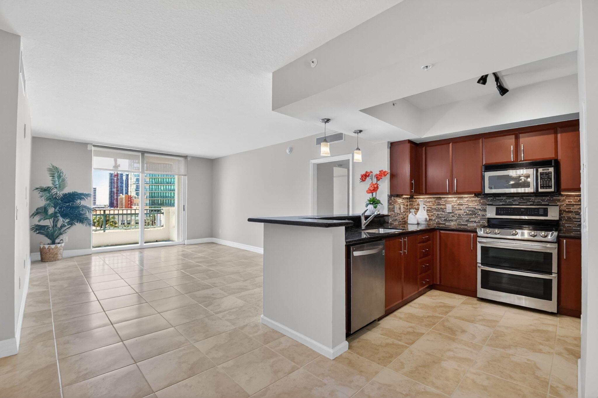 403 S Sapodilla Avenue 511, West Palm Beach, FL 33401 — photo 11 of 100