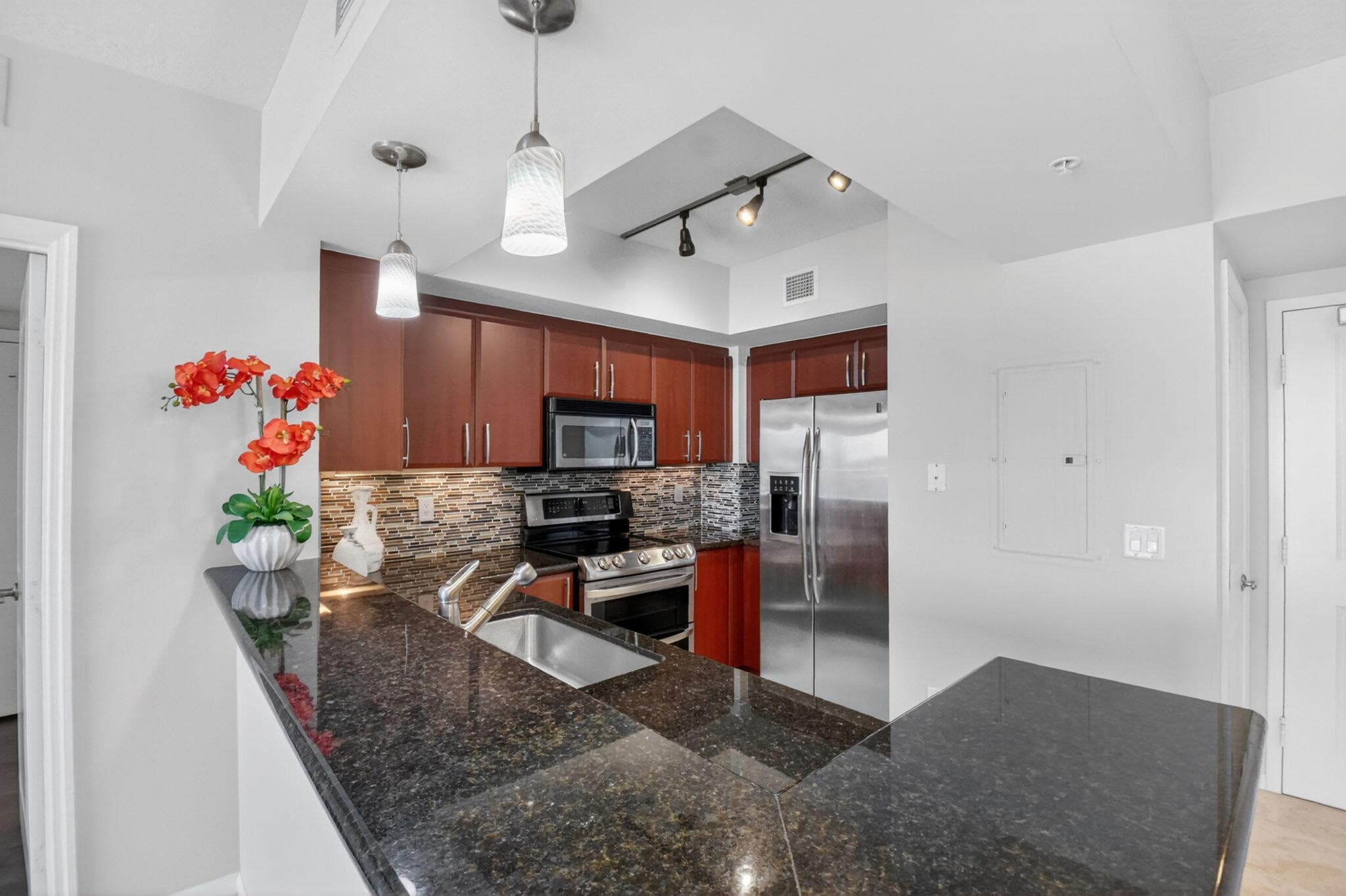 403 S Sapodilla Avenue 511, West Palm Beach, FL 33401 — photo 13 of 100