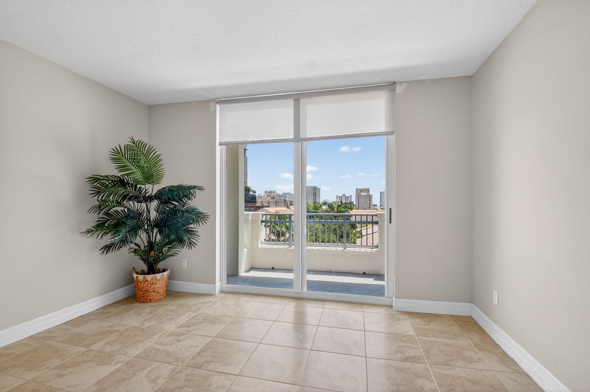 403 S Sapodilla Avenue 511, West Palm Beach, FL 33401 — photo 2 of 100