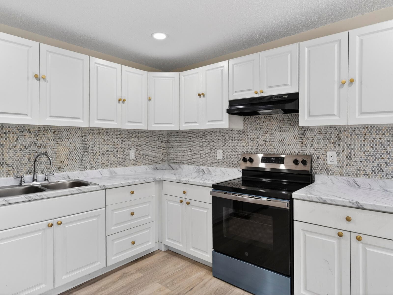 2575 1st Place, Vero Beach, FL 32962 — photo 7 of 32