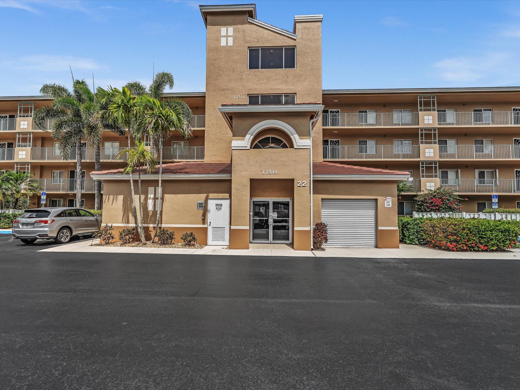 12511 Imperial Isle Drive 402, Boynton Beach, FL 33437 — photo 3 of 51