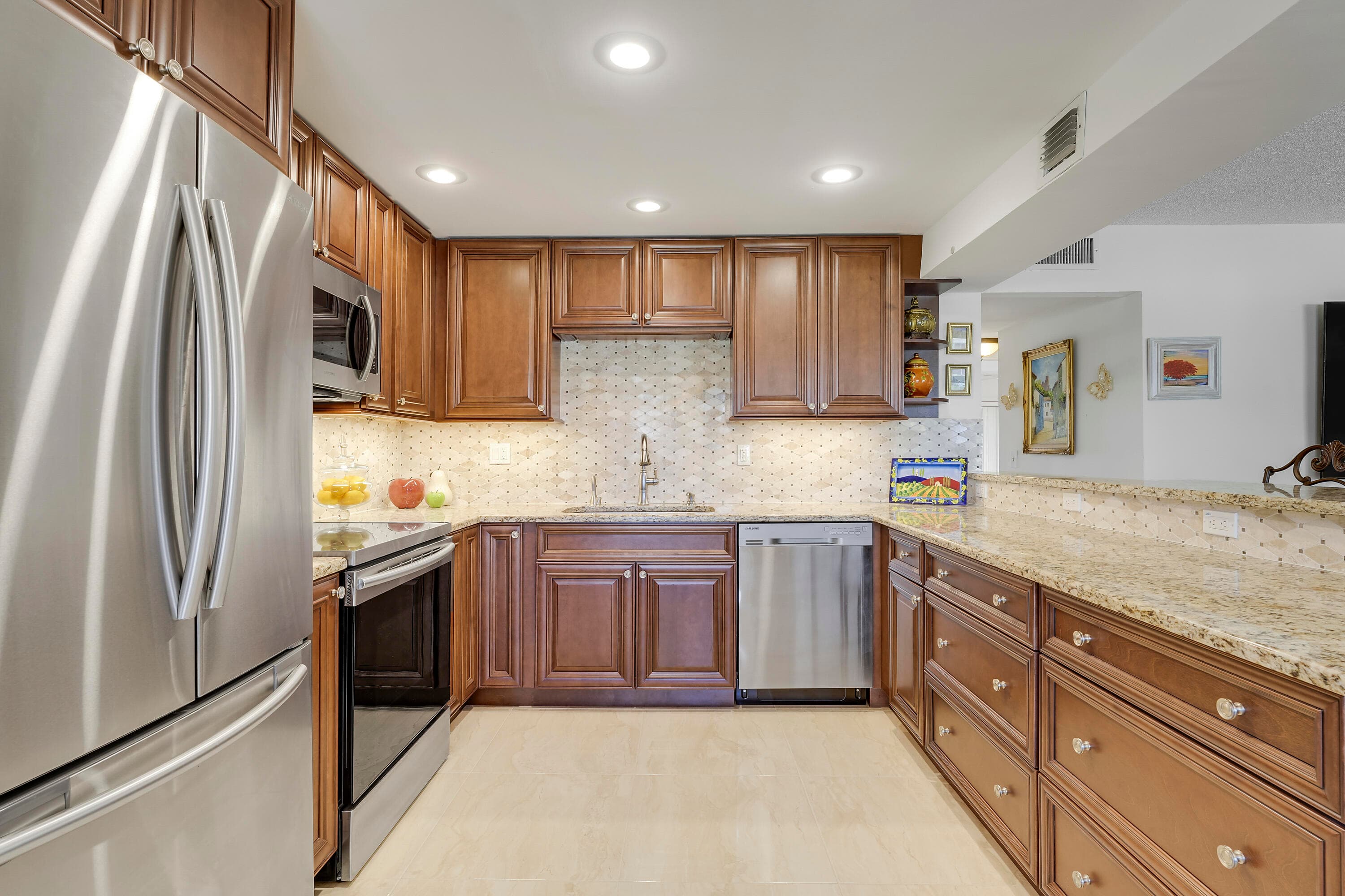 210 Wellington E, West Palm Beach, FL 33417 — photo 11 of 22