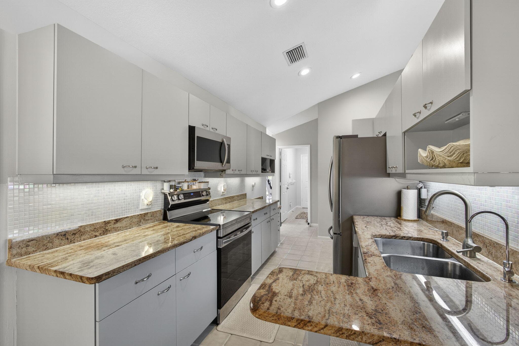 5954 SE Franklin Place, Hobe Sound, FL 33455 — photo 15 of 40