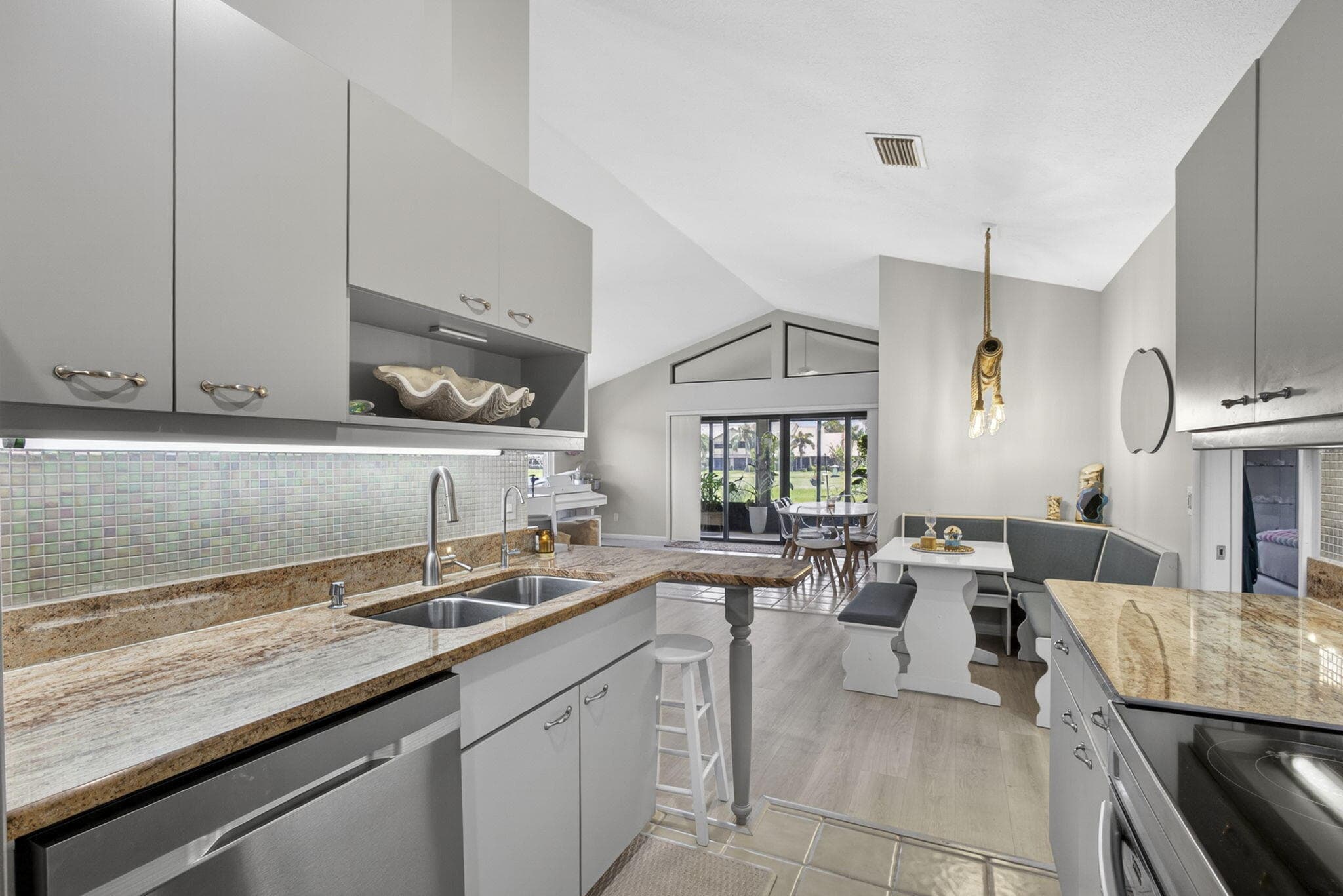 5954 SE Franklin Place, Hobe Sound, FL 33455 — photo 14 of 40