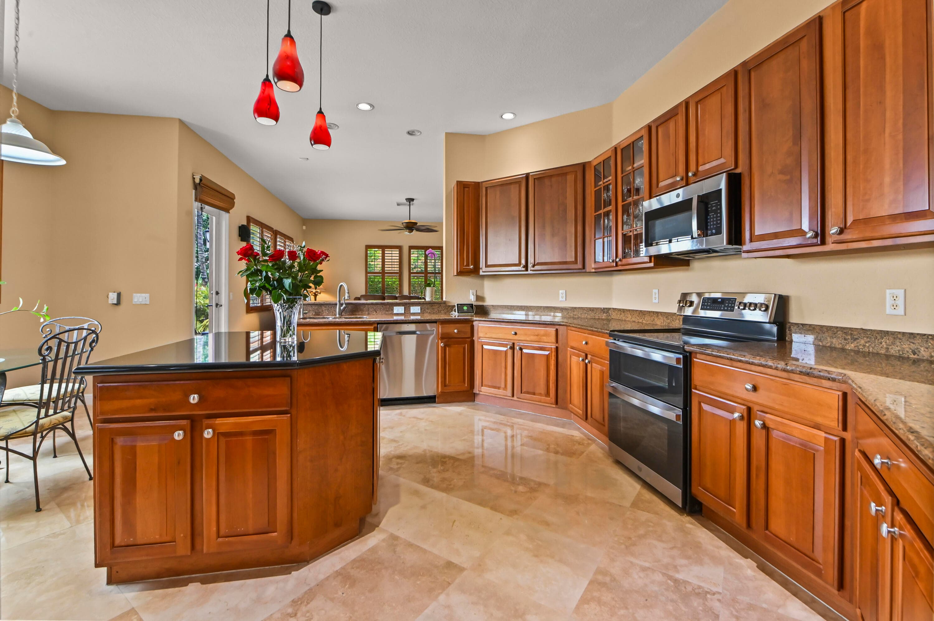 458 Cresta Circle, West Palm Beach, FL 33413 — photo 14 of 54