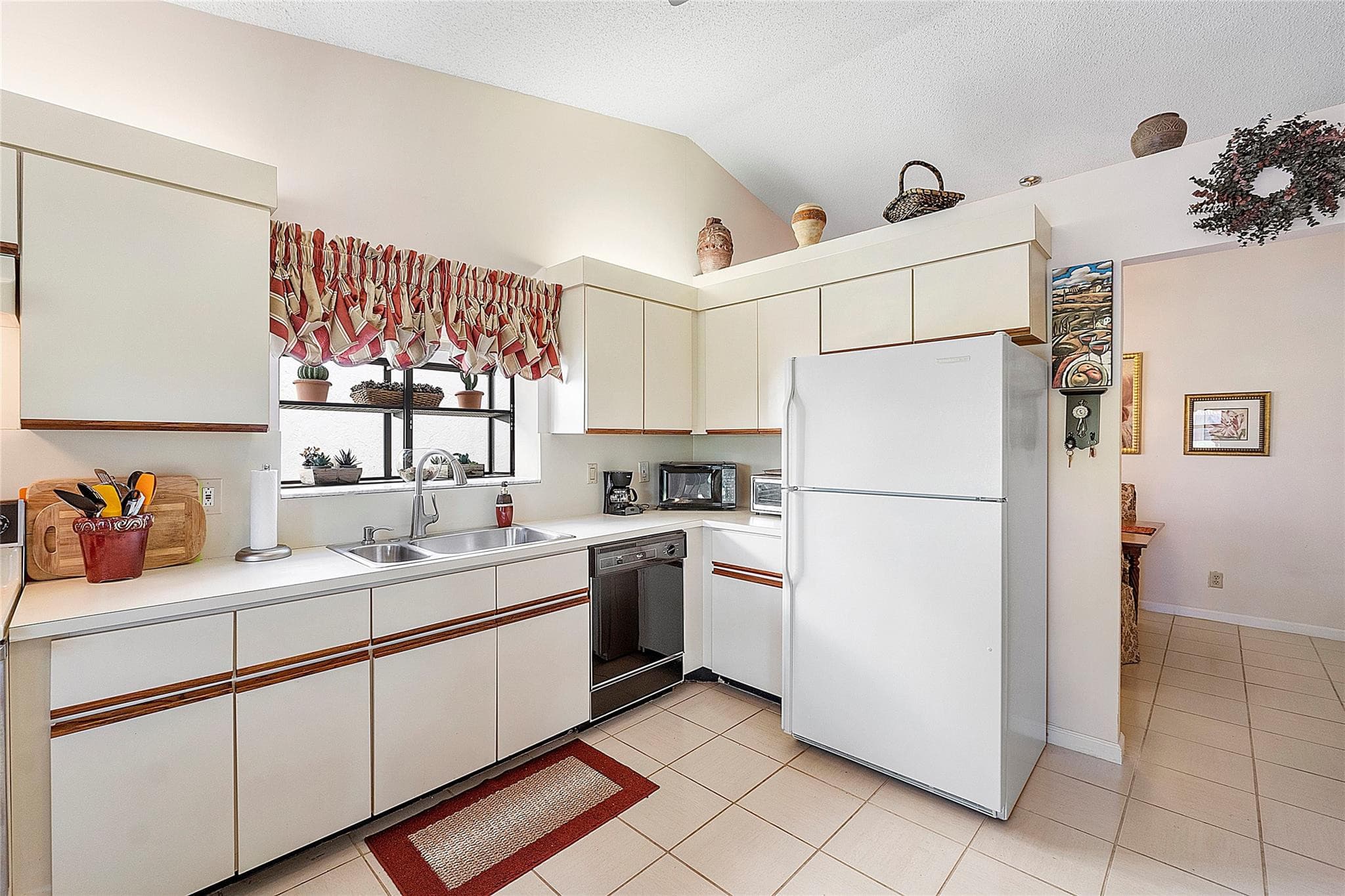 31 Columbia Court, Deerfield Beach, FL 33442 — photo 13 of 63