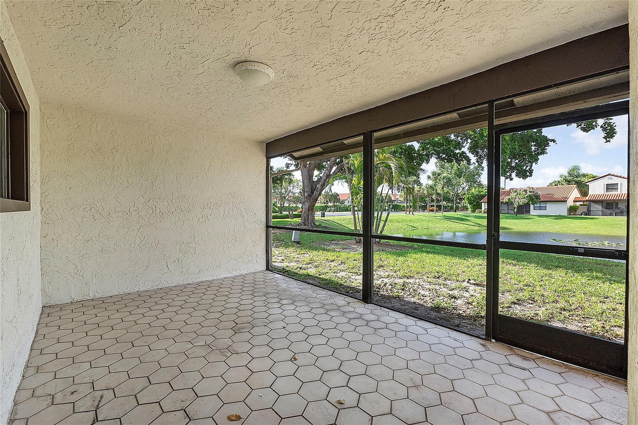 31 Columbia Court, Deerfield Beach, FL 33442 — photo 23 of 63