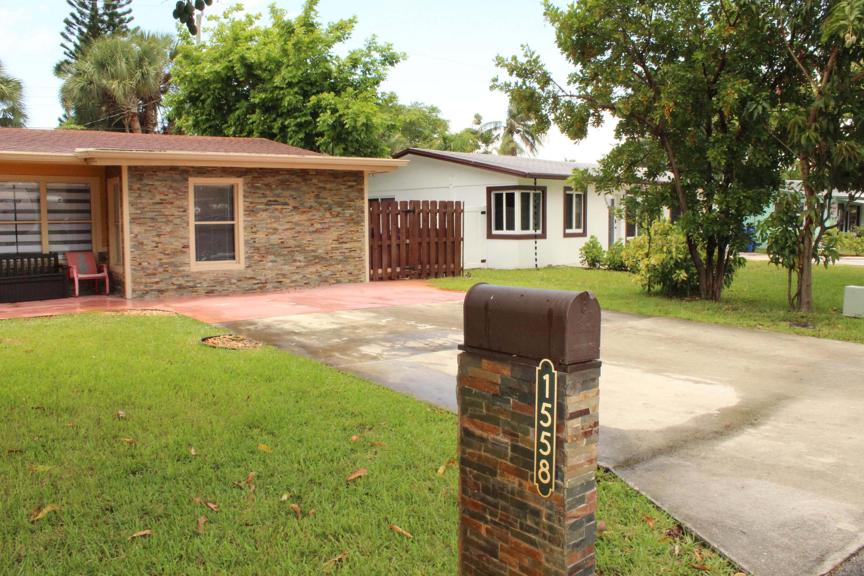 1558 NE 30th Street, Pompano Beach, FL 33064 — photo 4 of 36