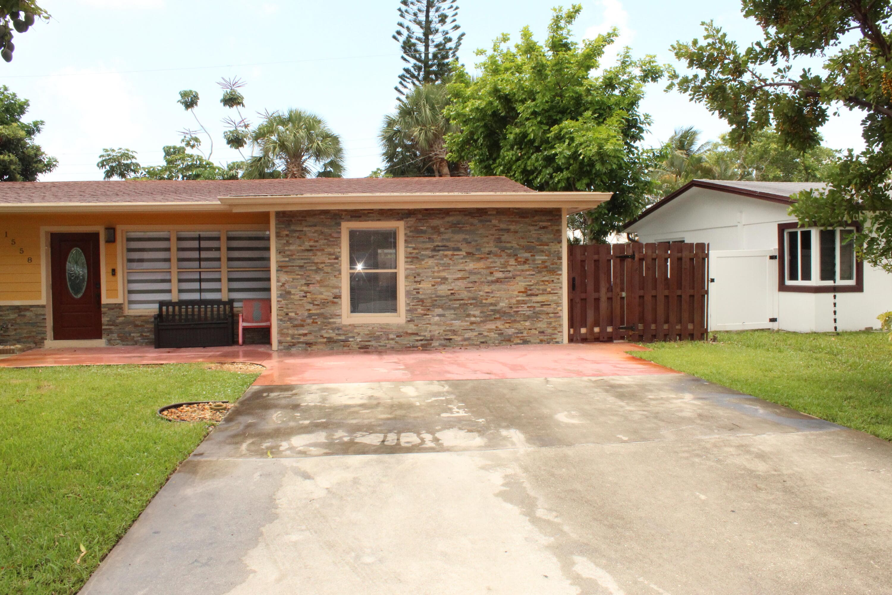 1558 NE 30th Street, Pompano Beach, FL 33064 — photo 5 of 36