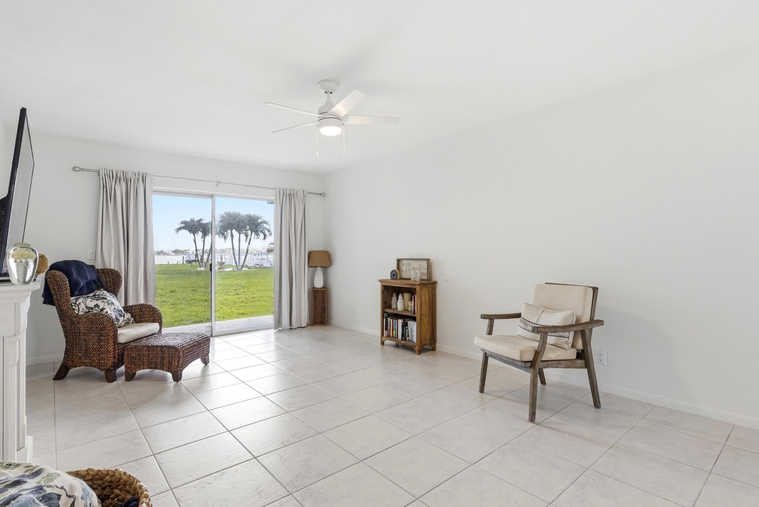 311 E Ocean Avenue 104, Lantana, FL 33462 — photo 7 of 34
