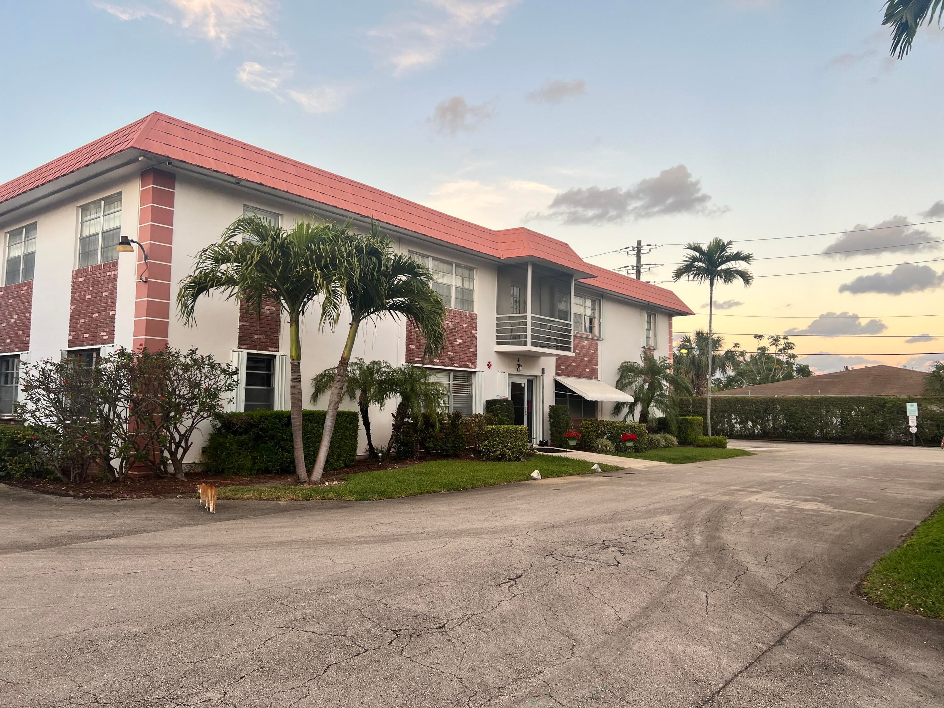 3550 NW 8th Avenue 404, Pompano Beach, FL 33064 — photo 1 of 20