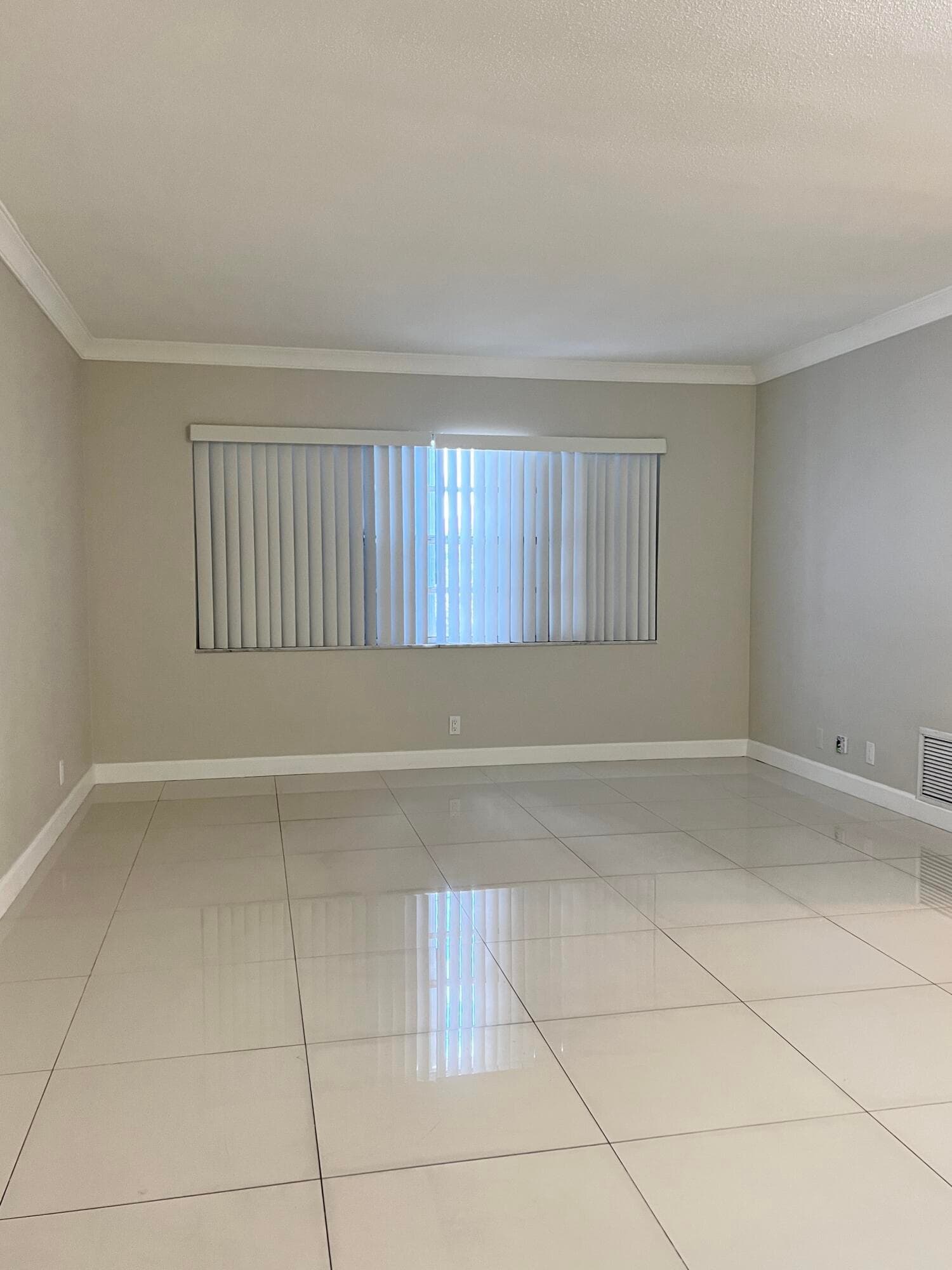 3550 NW 8th Avenue 404, Pompano Beach, FL 33064 — photo 6 of 20