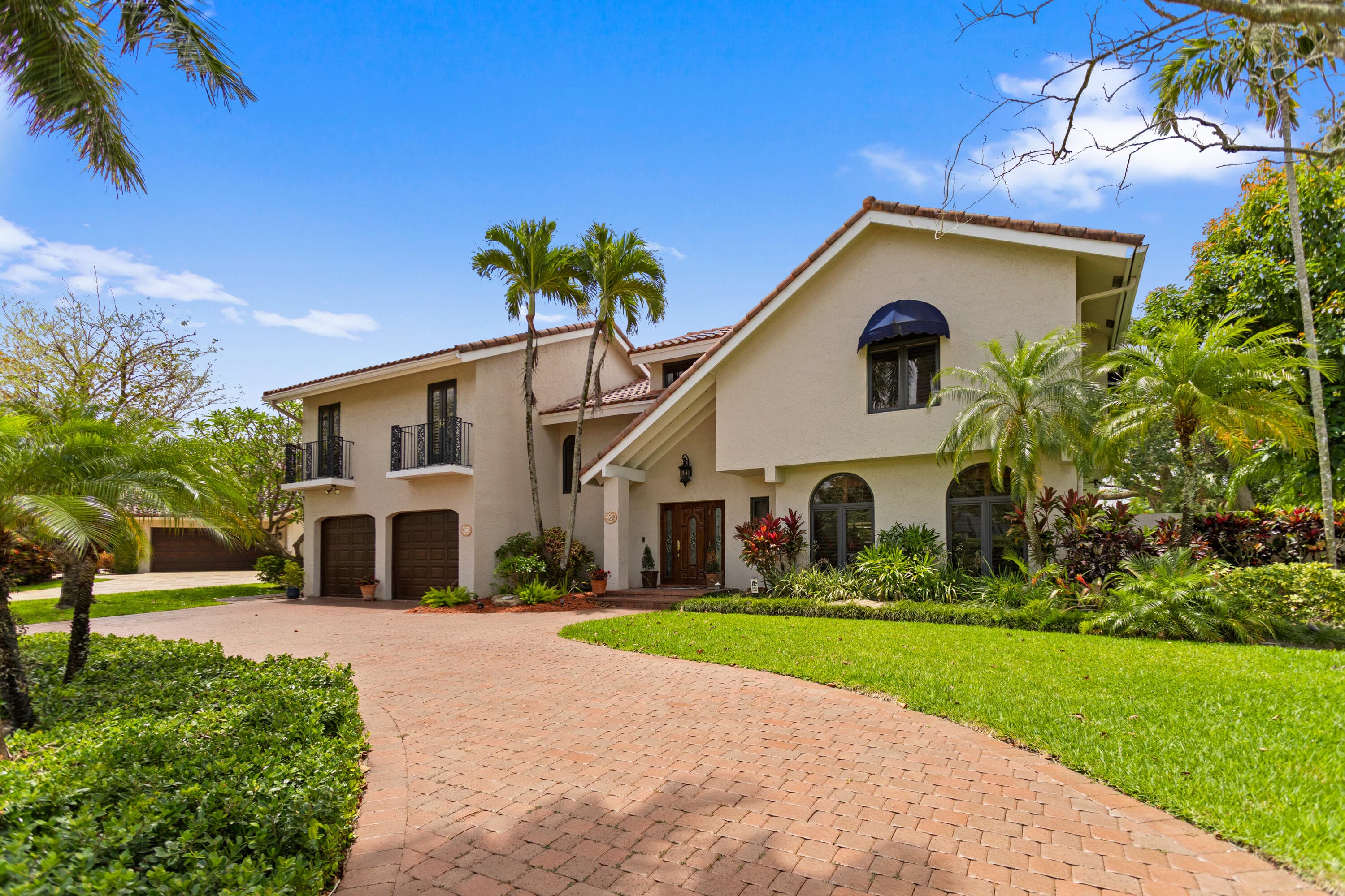 8540 N Lake Dasha Drive, Plantation, FL 33324 — photo 3 of 80