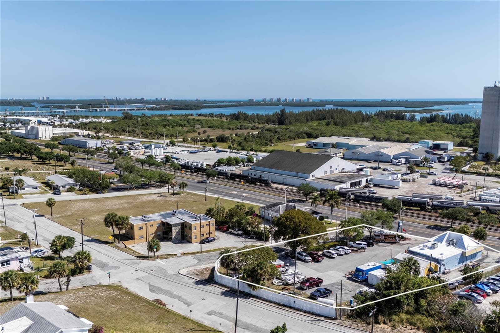 927 N Us Highway 1, Fort Pierce, FL — photo 30 of 41