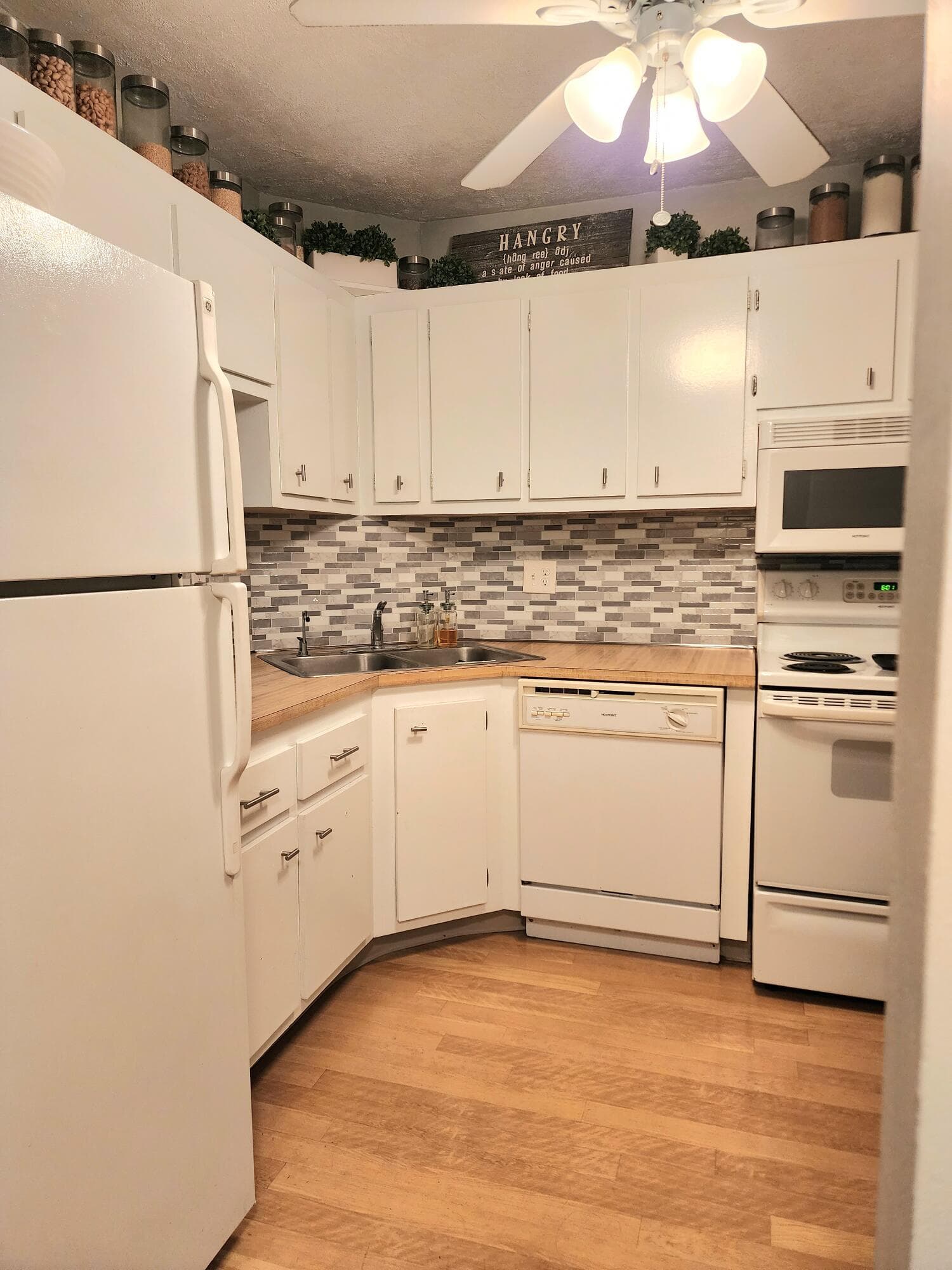 285 SE 10th Street 8a, Deerfield Beach, FL 33441 — photo 2 of 29